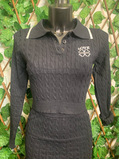 Completo manica lunga e gonna corta