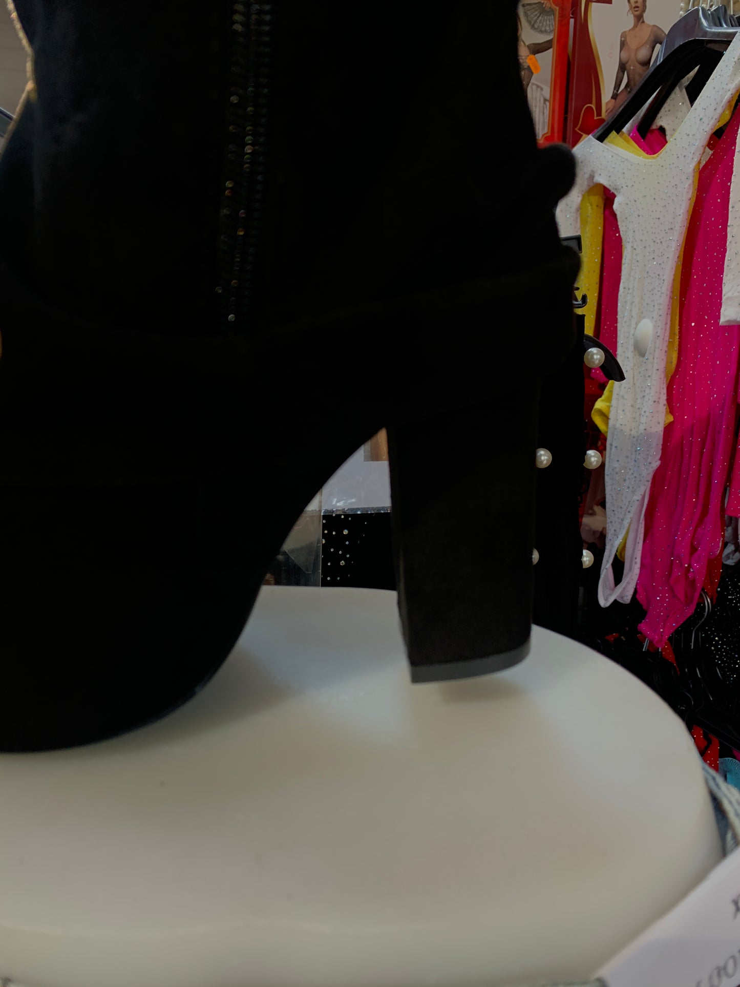 Suede boots with belt