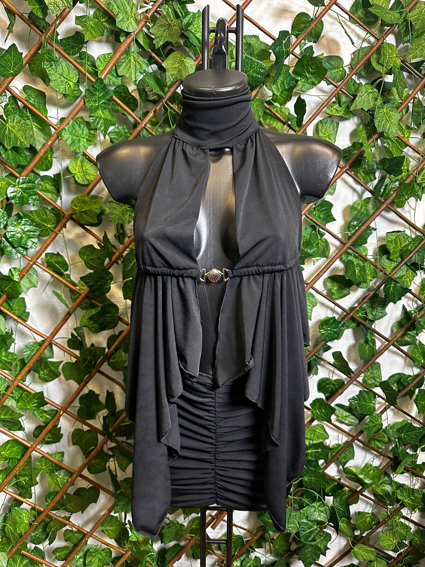 Completo top e gonna con dettaglio conchiglia