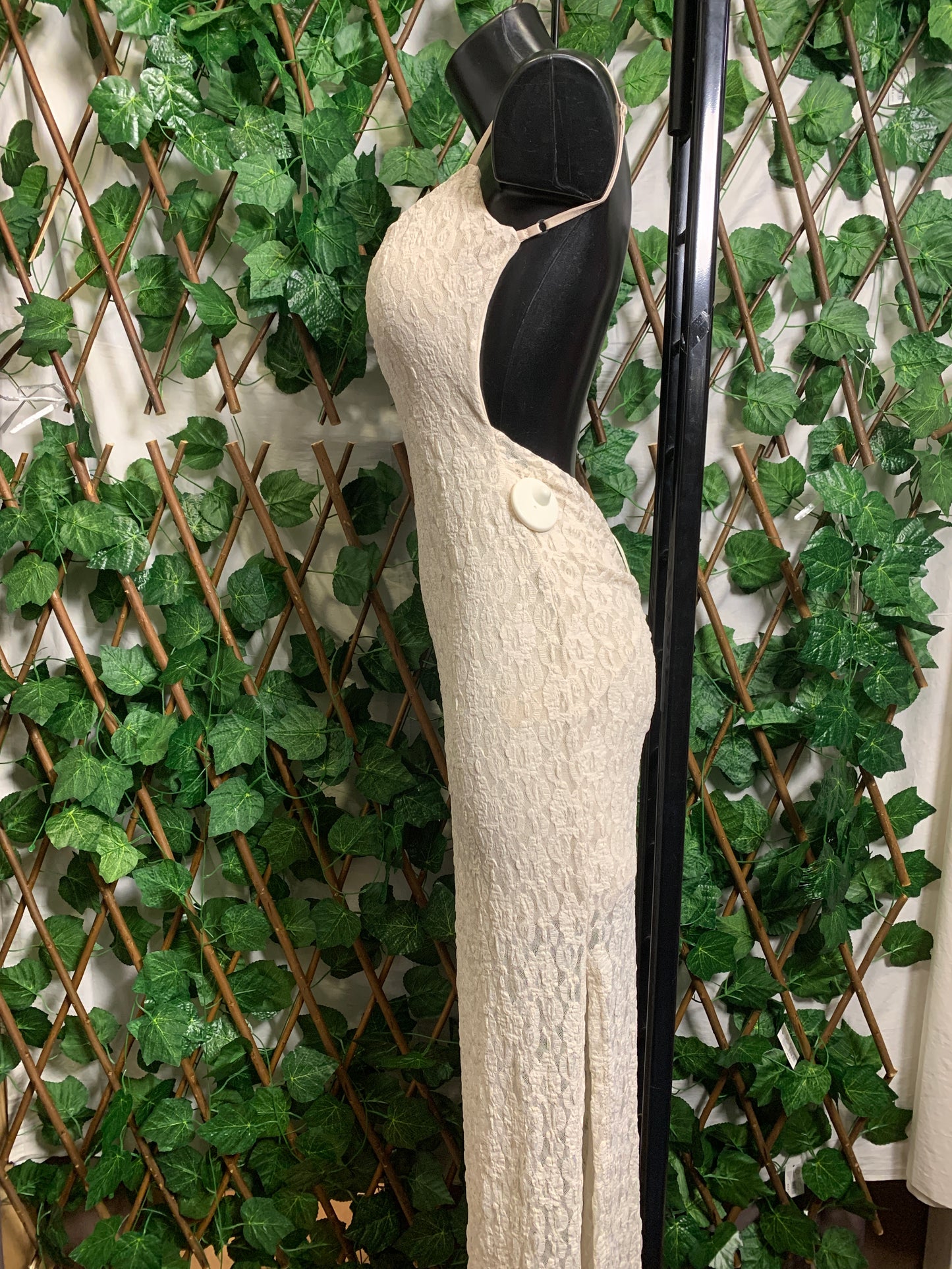 Crepe dress with open back 