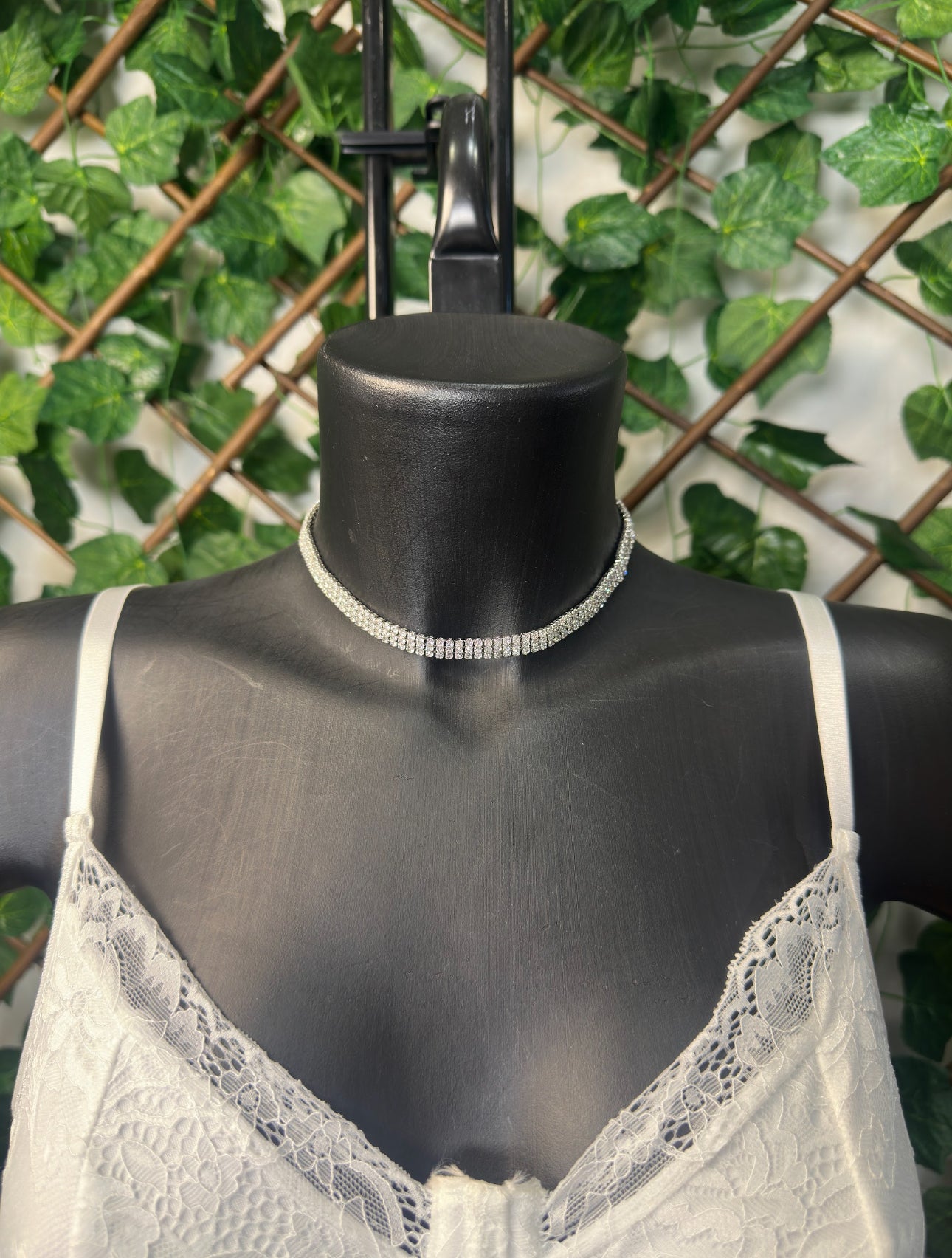 Choker with rhinestones