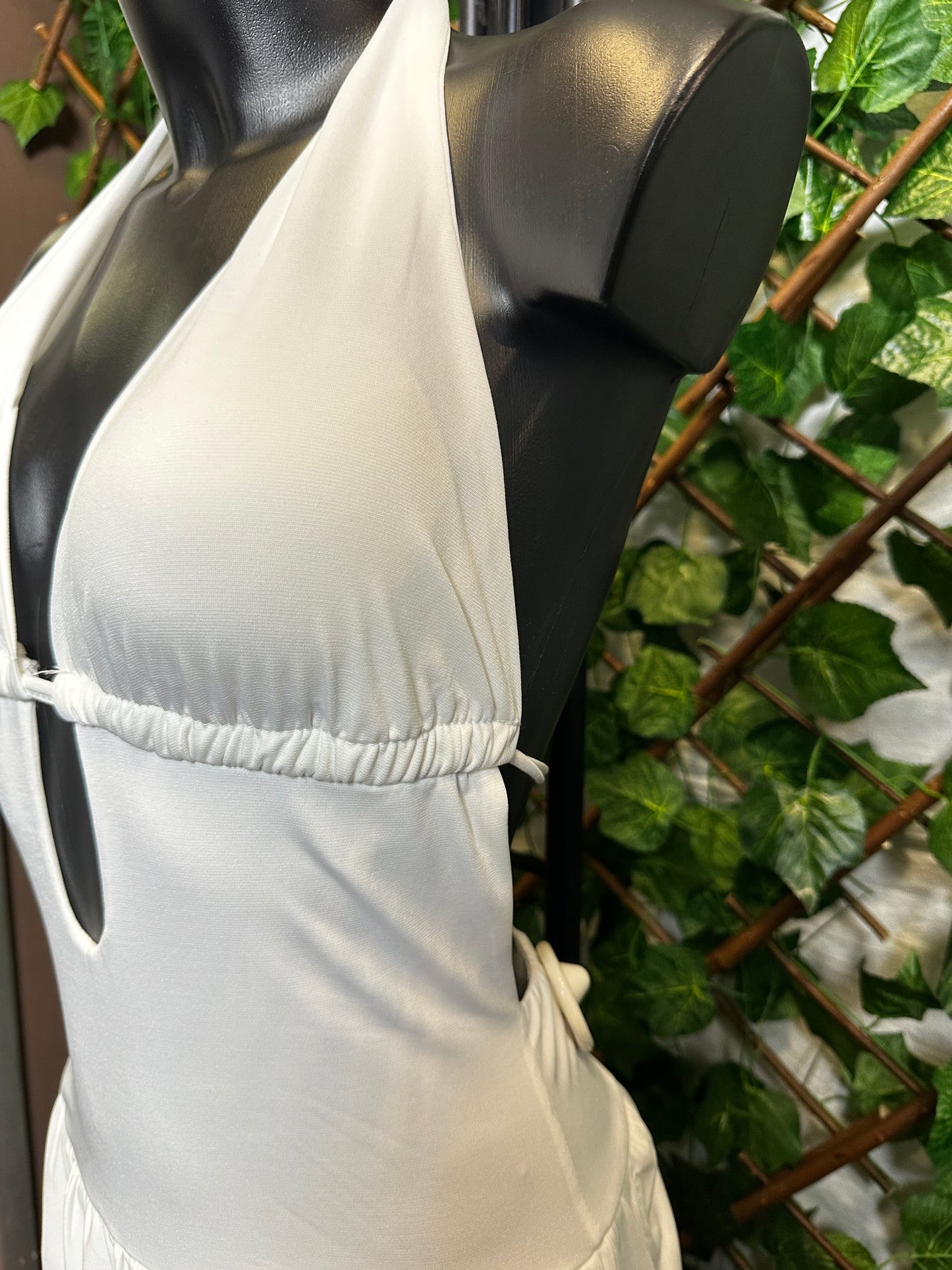 Short dress with special neckline