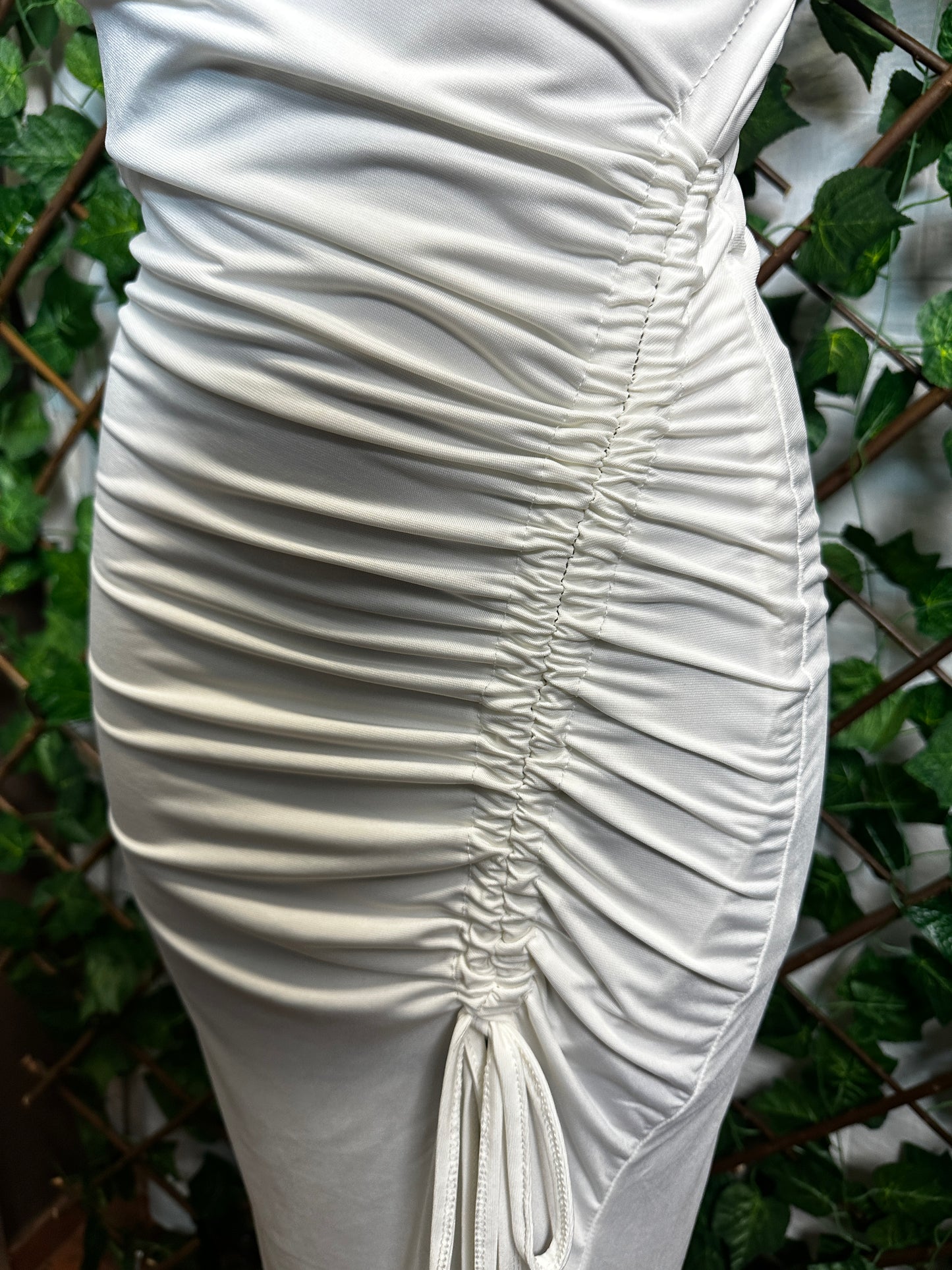 Vestito lungo con arricciatura a drappeggio