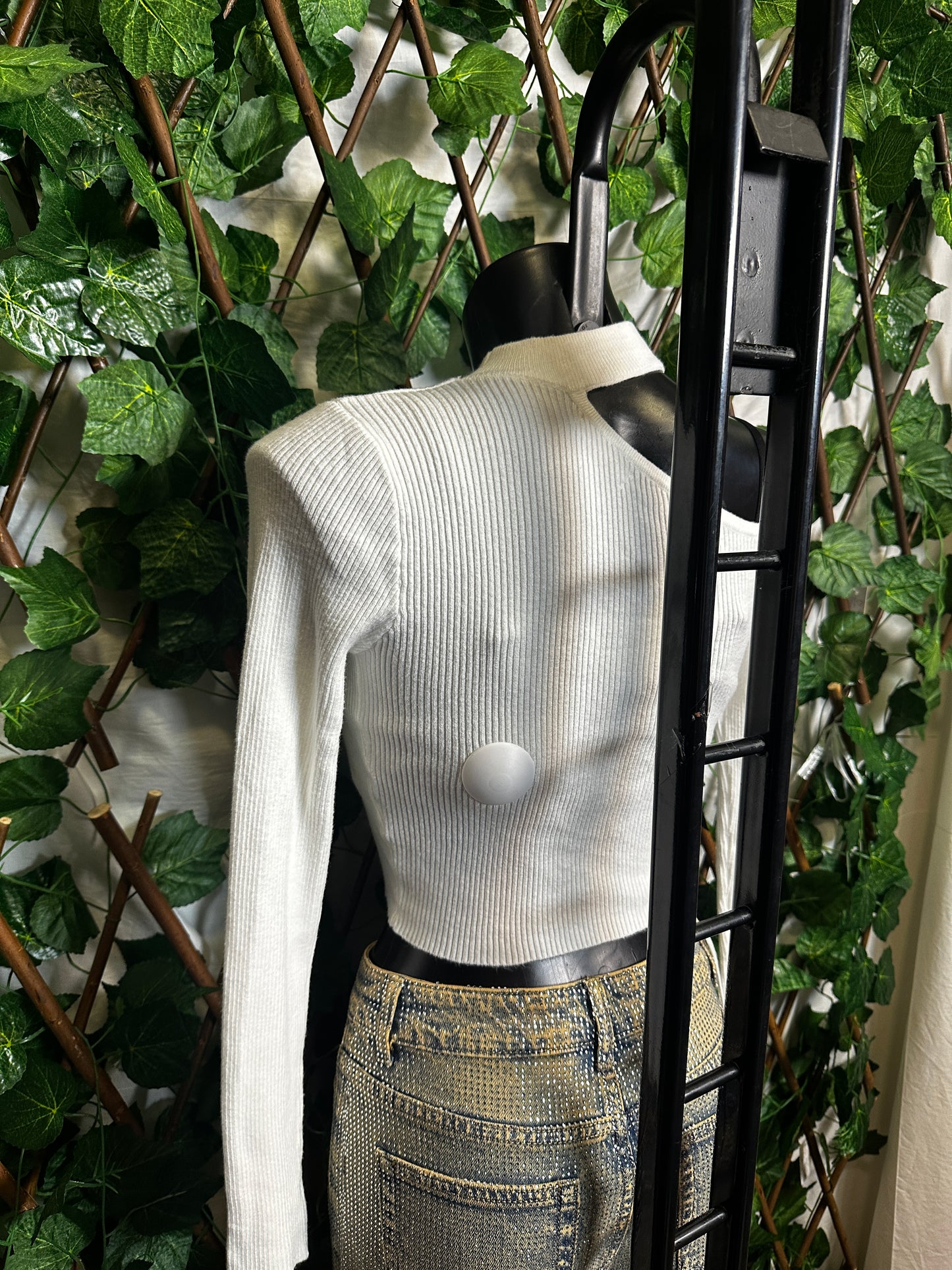 Maglia corta con con Cut-out e le maniche lunghe