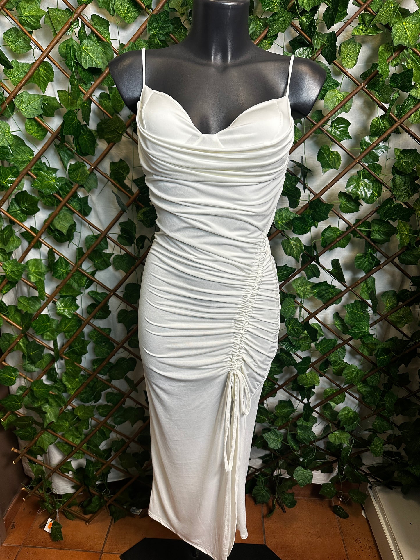 Vestito lungo con arricciatura a drappeggio