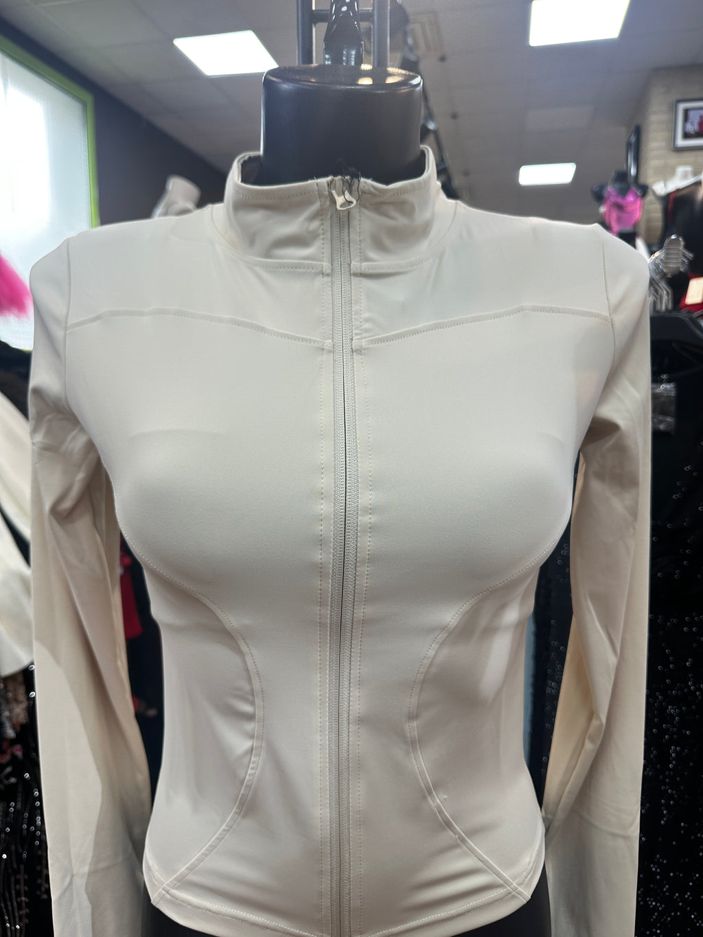 Completo sportivo con pantalone a zampa