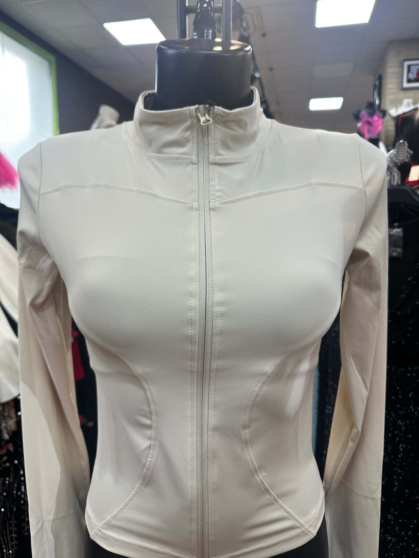 Completo sportivo con pantalone a zampa