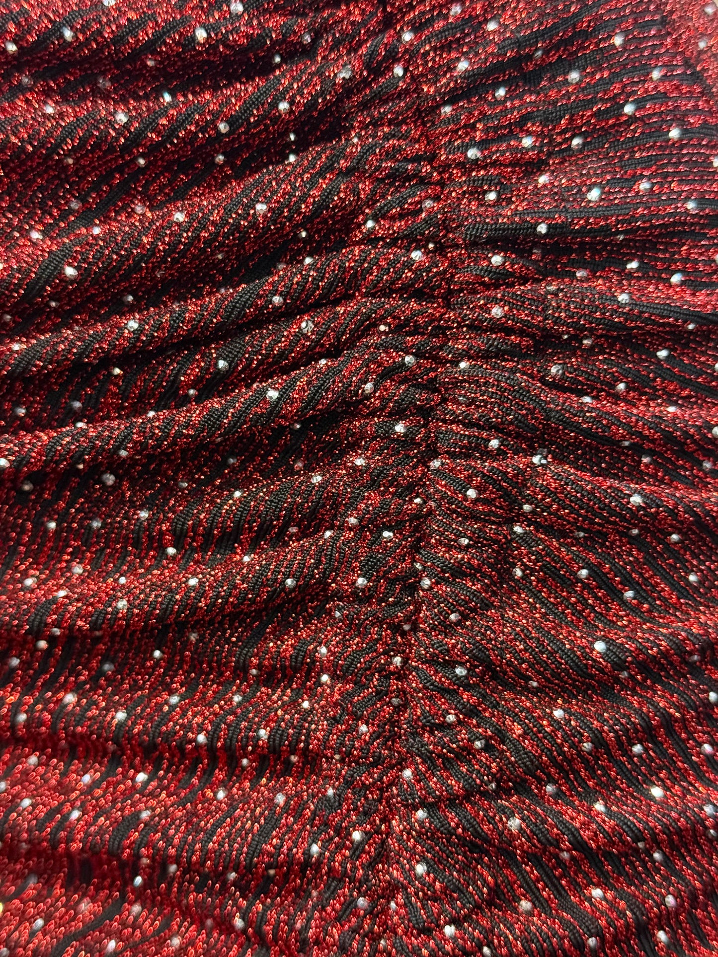 Mini-abito aderente cut-out con drappeggio e strass – CRIMINE PASSIONALE ❤️‍🔥💎