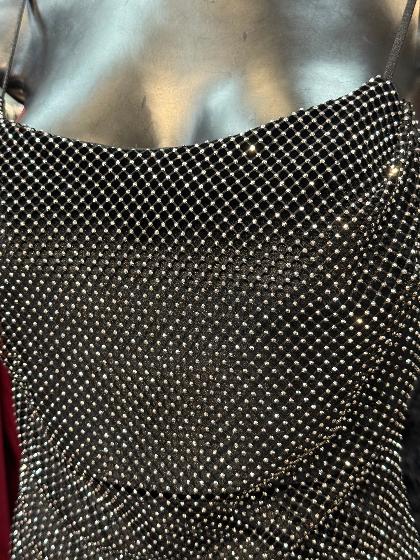 Mini-abito in rete metallica con strass – DISCOTECA ETERNA 💎✨