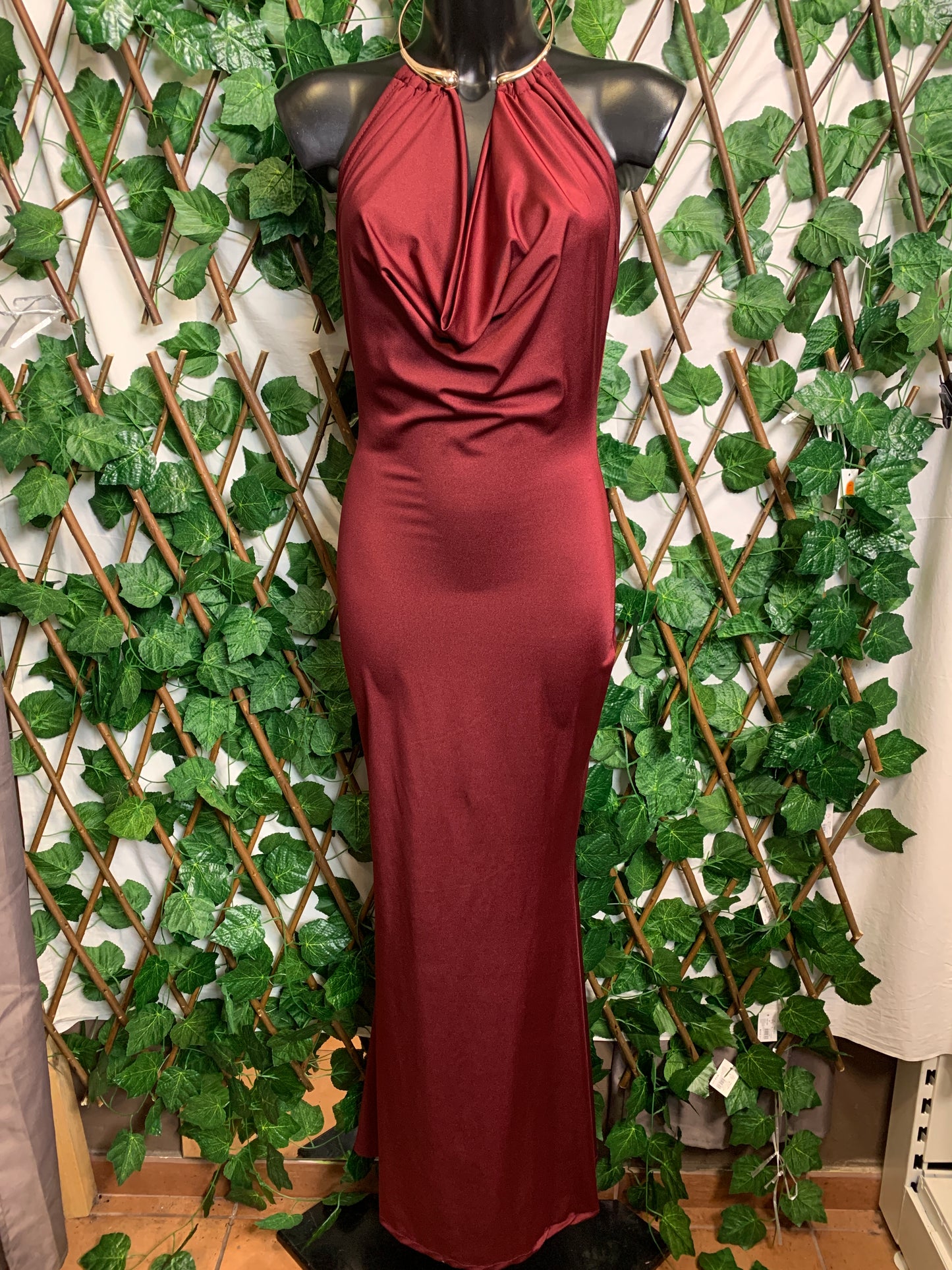 Bodycon dress with gold necklace detail