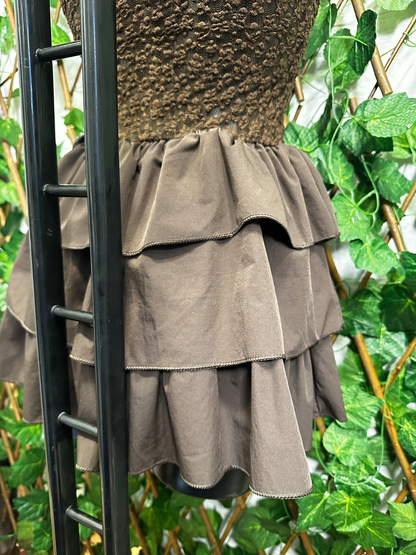 Crepe style: short dress with a flared skirt and adjustable straps | one size