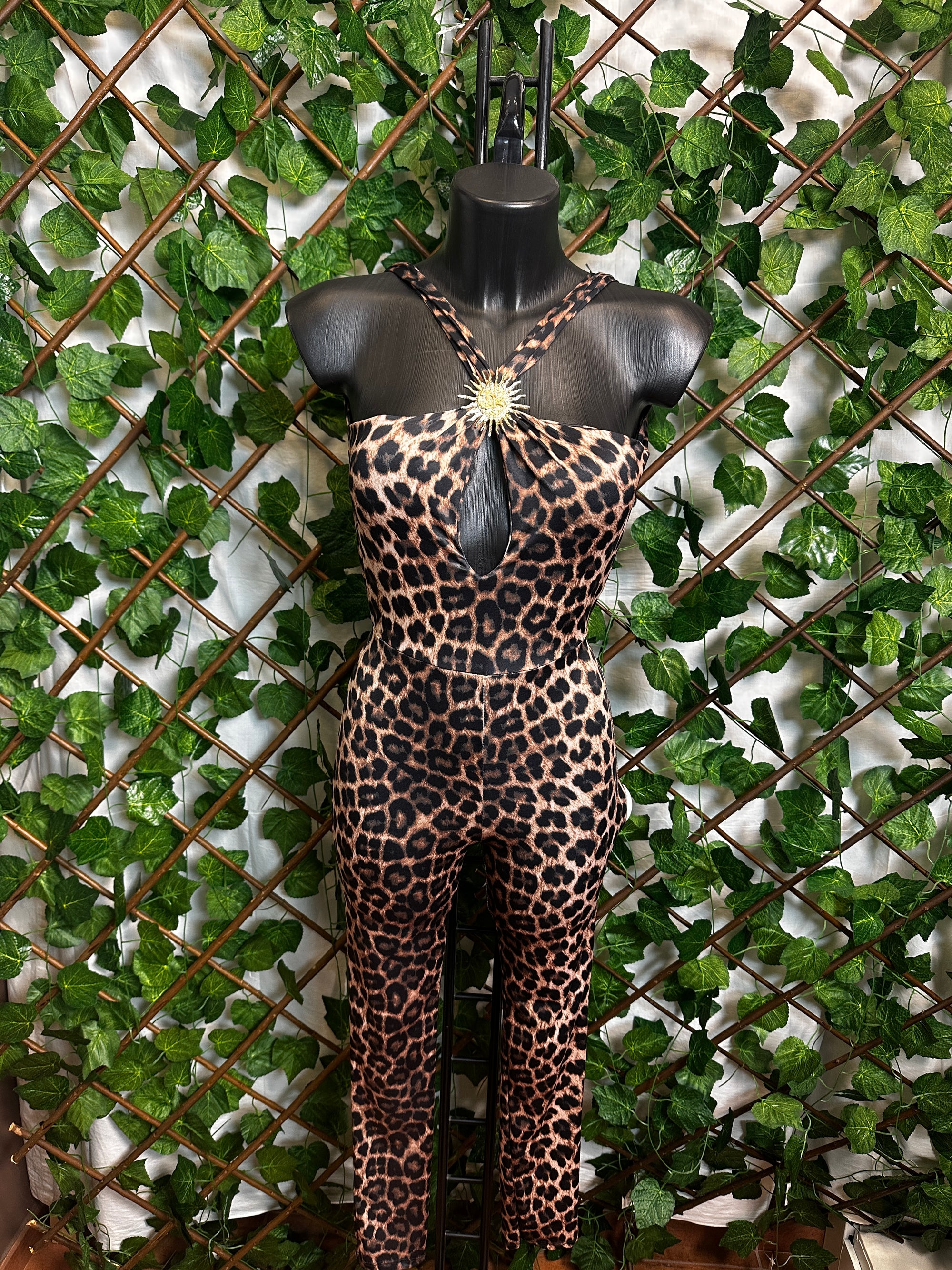 Tutina lunga leopardata con la schiena scoperta
