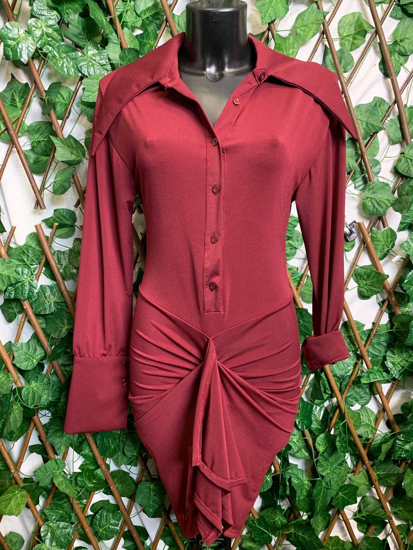 Vestito corto con manica lunga