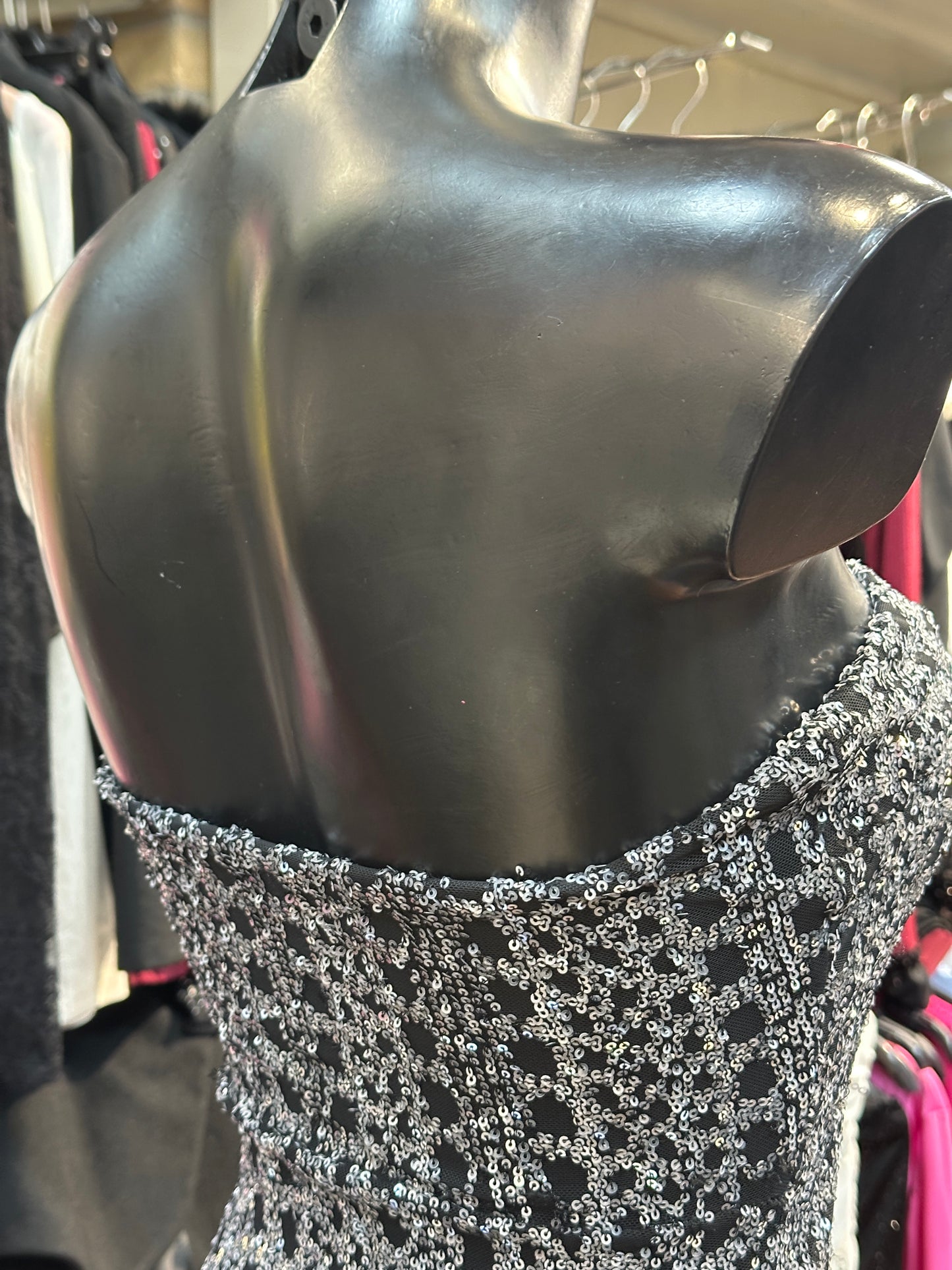 Mini-abito a fascia full paillettes – GALAXY SHOCK 💎✨