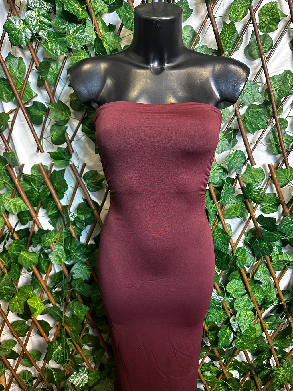Vestito lungo semplice con spacco sul lato sinistro | taglia unica
