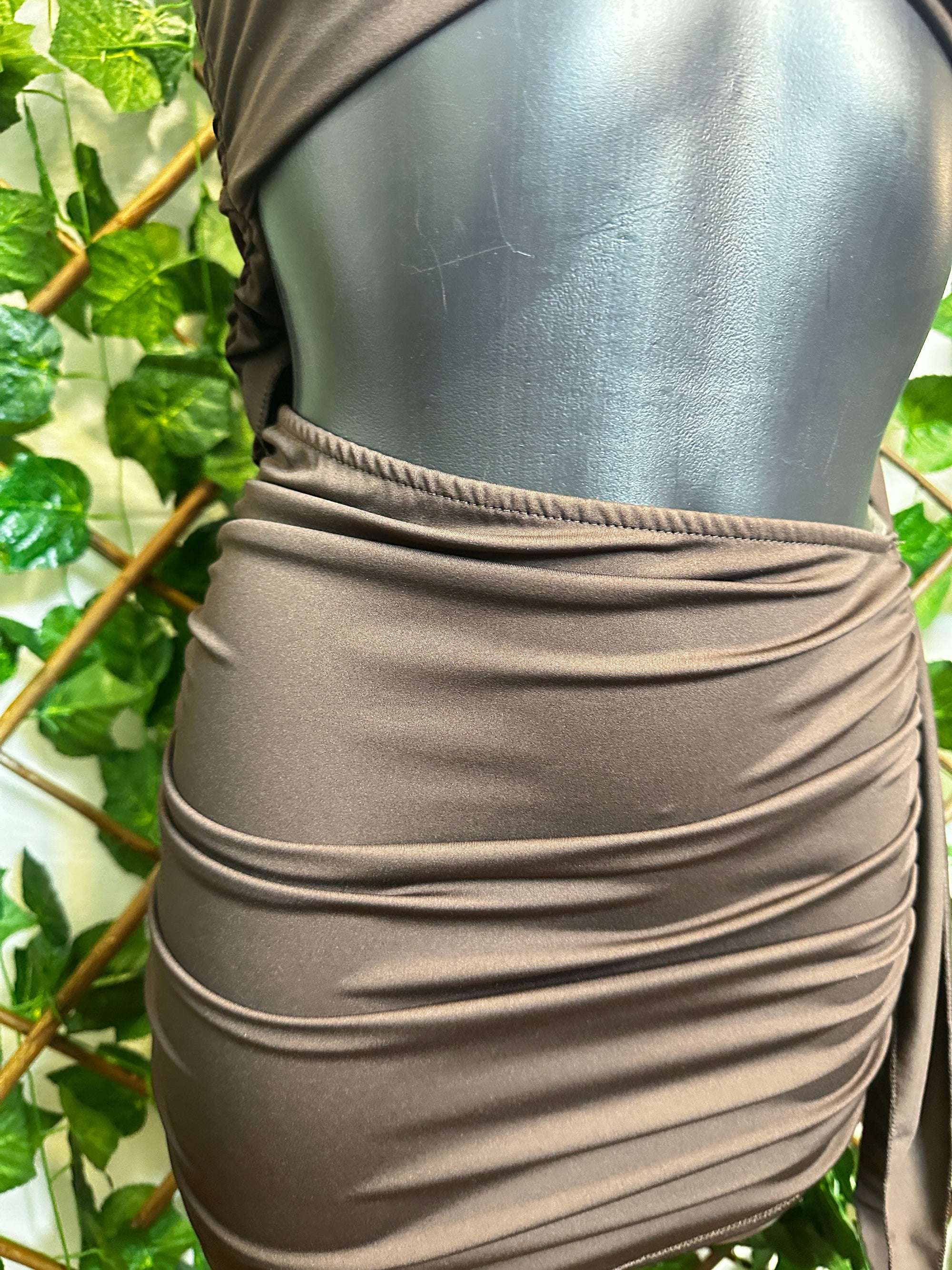 Vestito corto  con cerchio cristallizzato