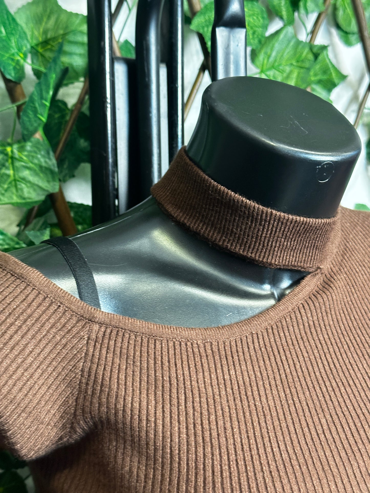 Maglia corta con con Cut-out e le maniche lunghe