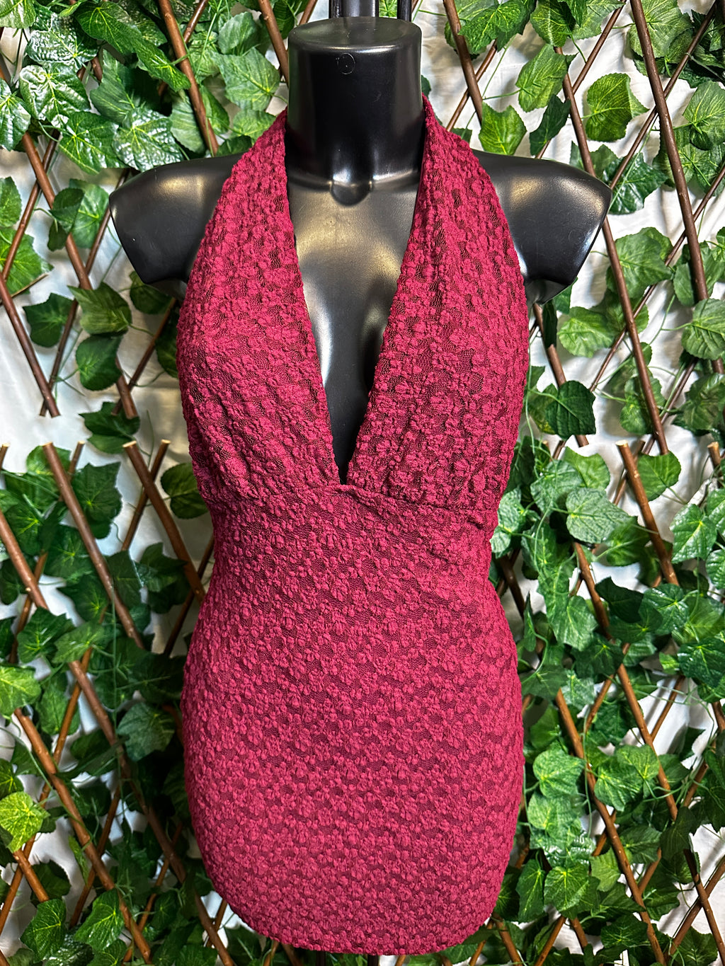 Modello crepe: vestito corto con la scollatura profonda | taglia unica
