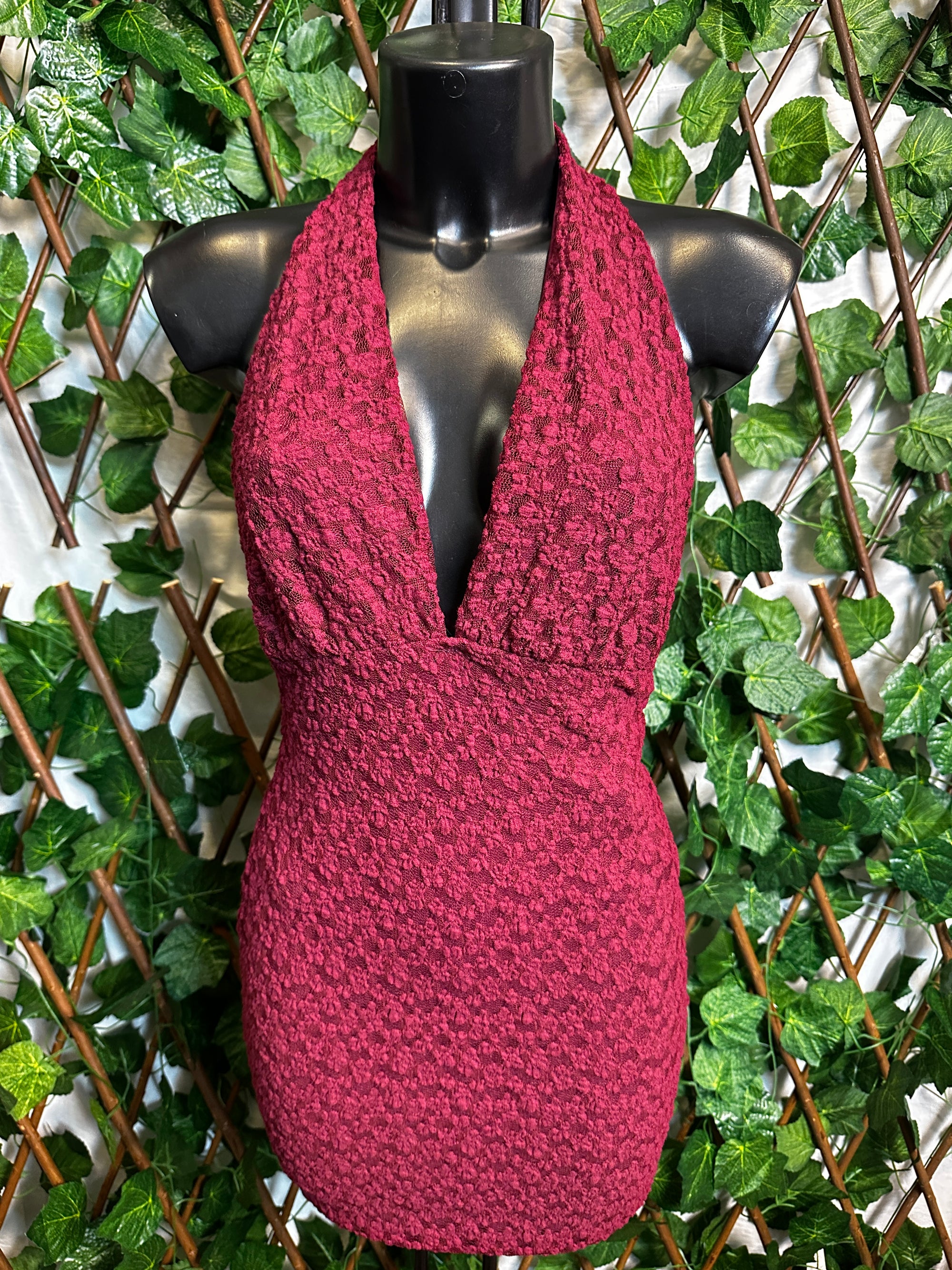 Modello crepe: vestito corto con la scollatura profonda | taglia unica