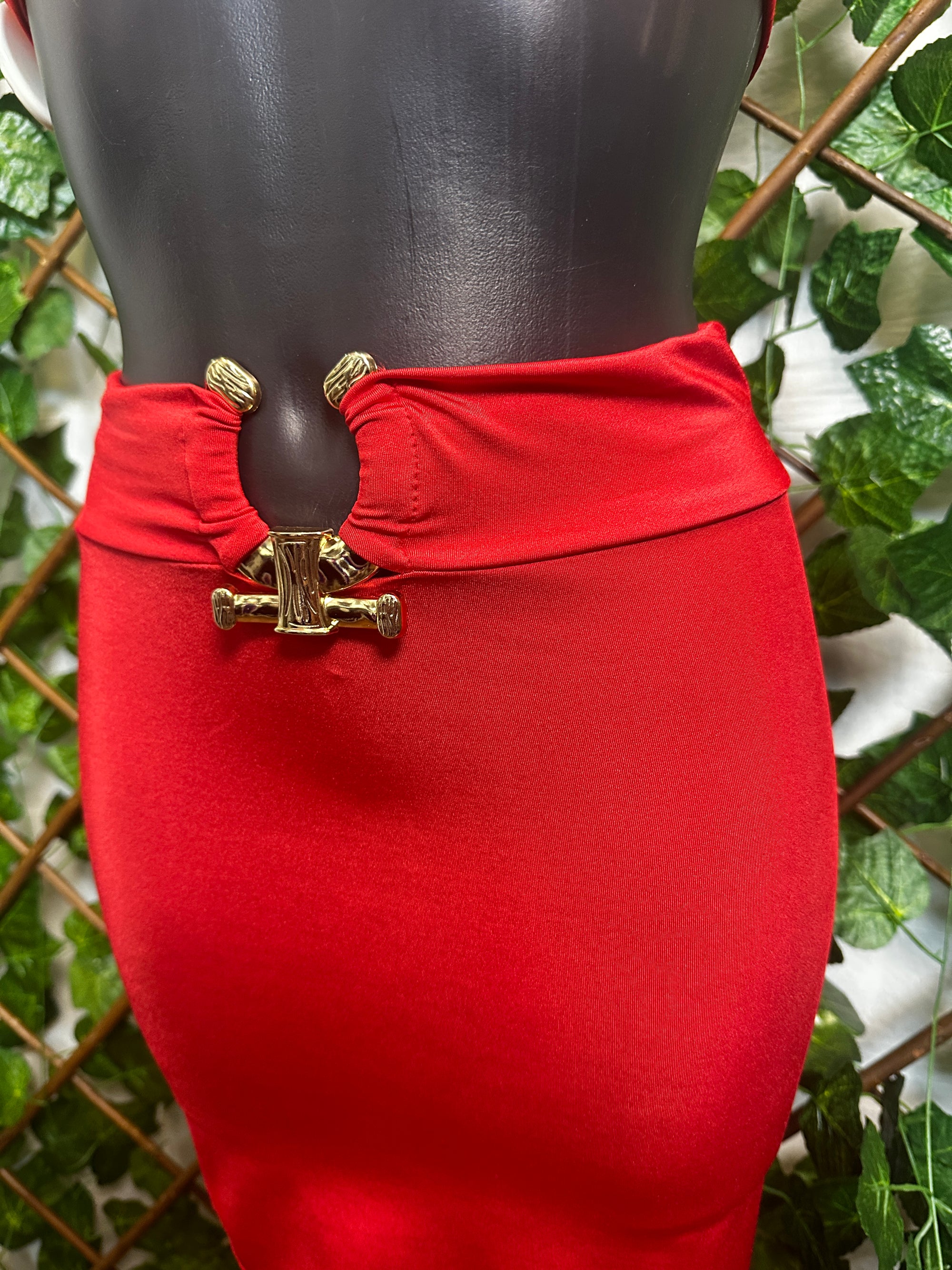 Completo Elegante con Top e Gonna – Dettaglio Oro al Centro | TU