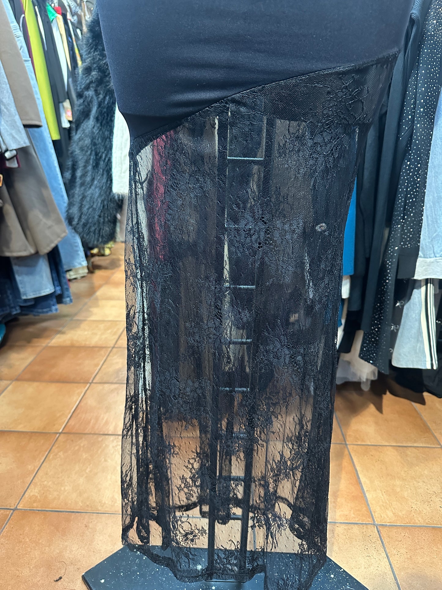Abito lungo a fascia con pizzo trasparente – VELLUTO SEGRETO 🖤🌹