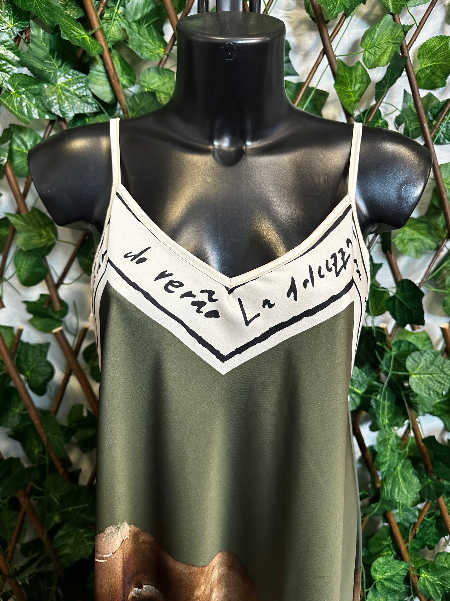 Lightweight dress with a silky art print | one size