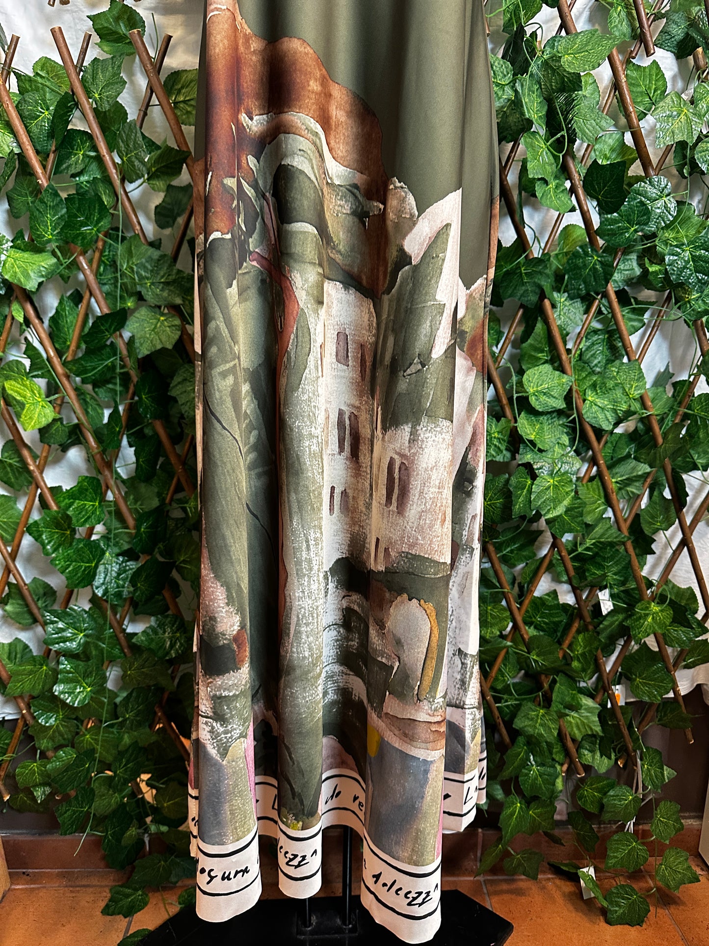 Lightweight dress with a silky art print | one size