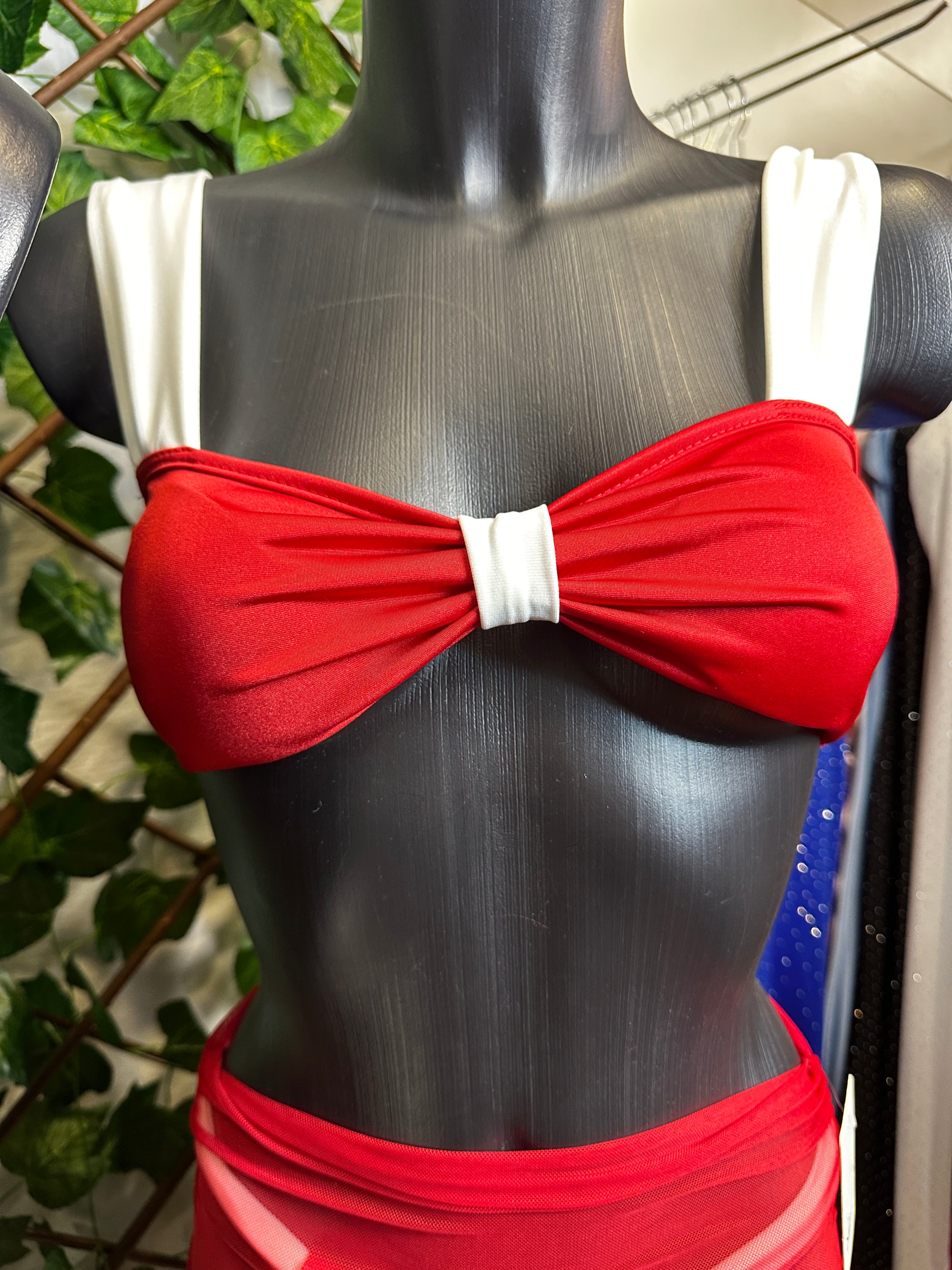 Costume a due colori