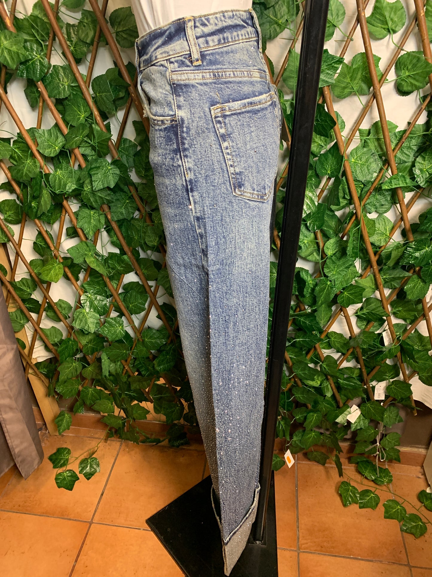 Shiny jeans with crease