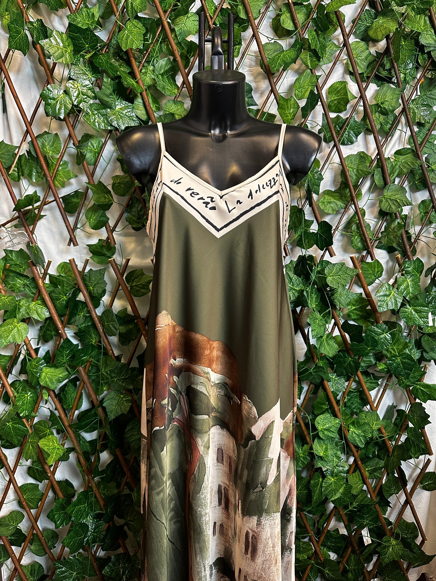 Lightweight dress with a silky art print | one size