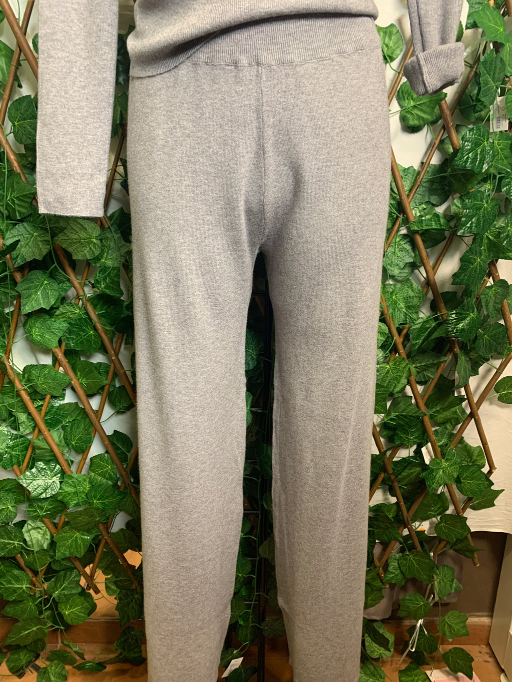 High and wide neck suit