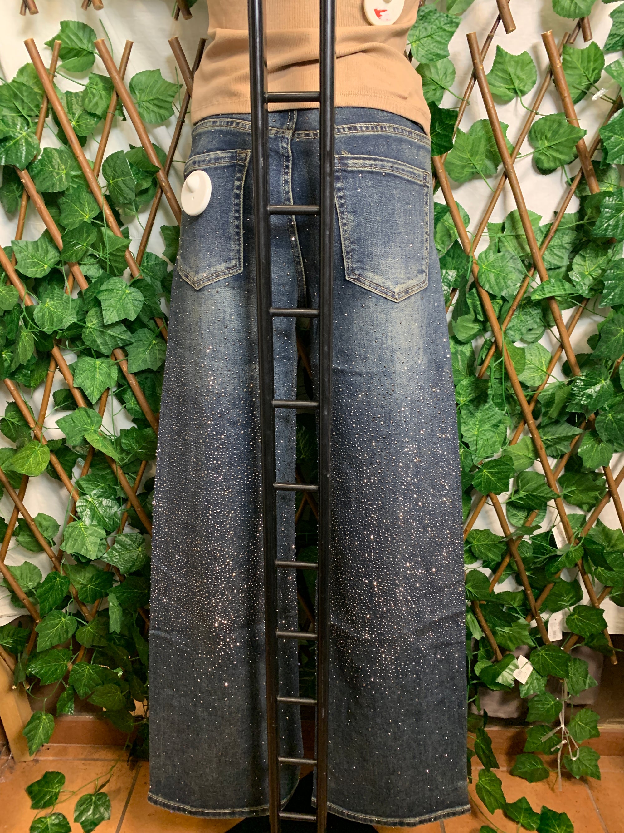 Jeans scuro con brillantini