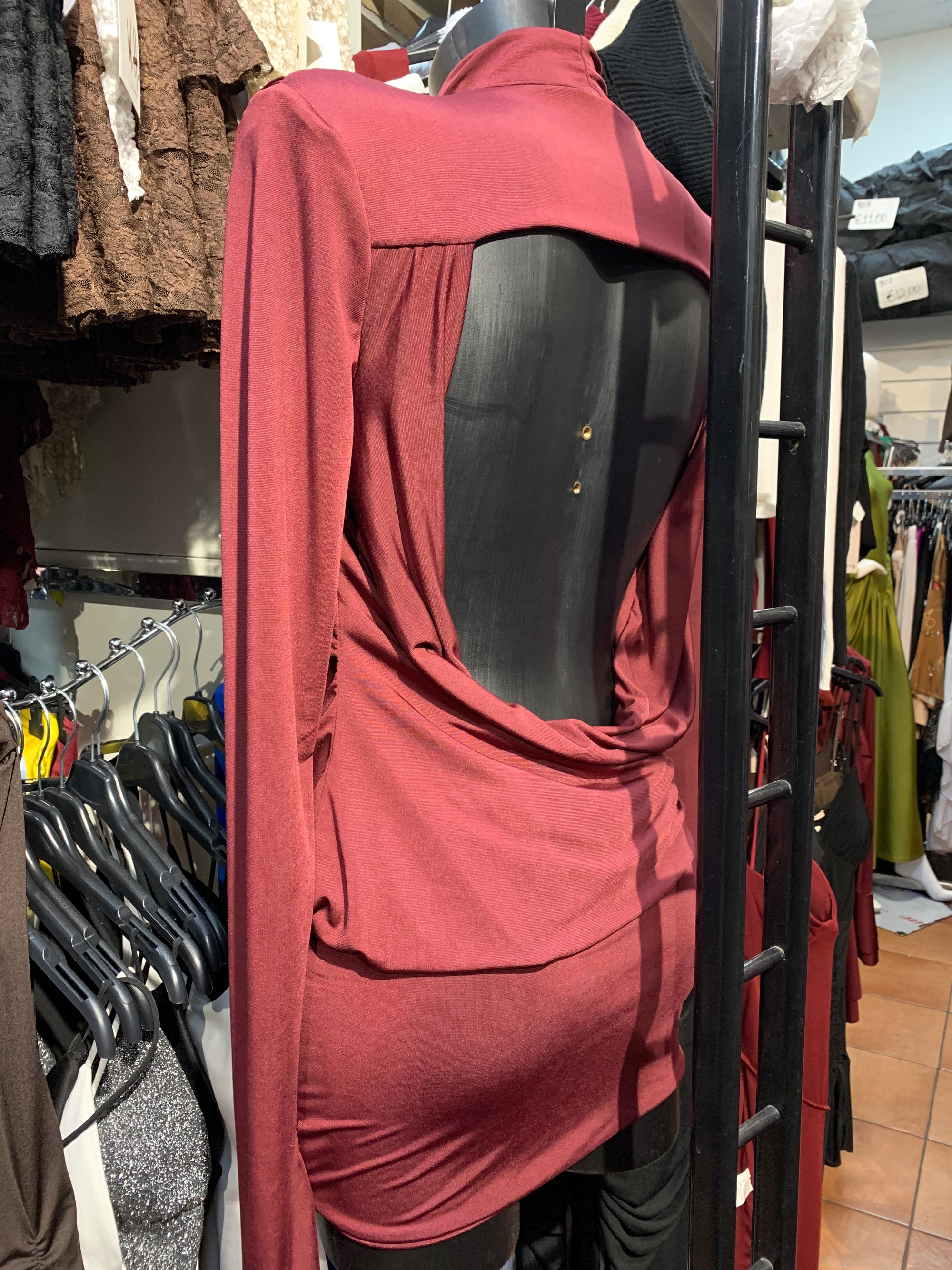 Vestito a palloncino con schiena scoperta