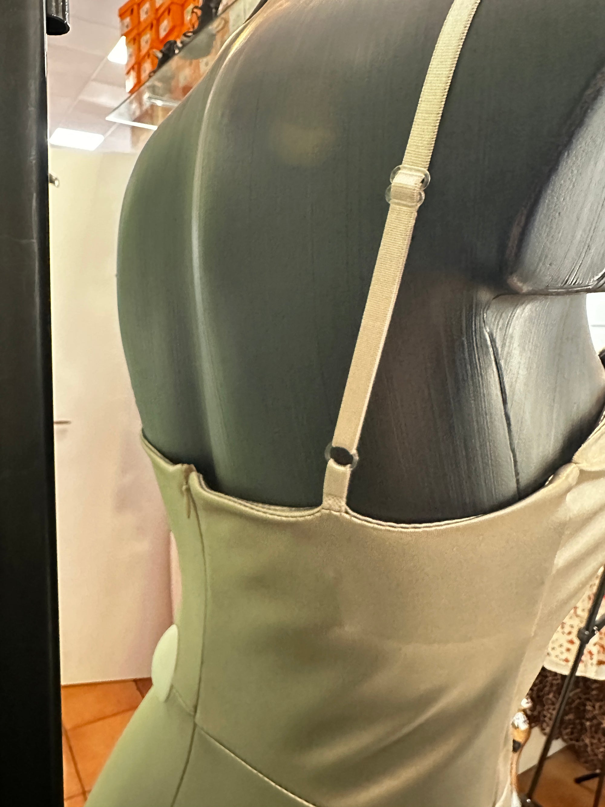 Abito Elegante di Raso