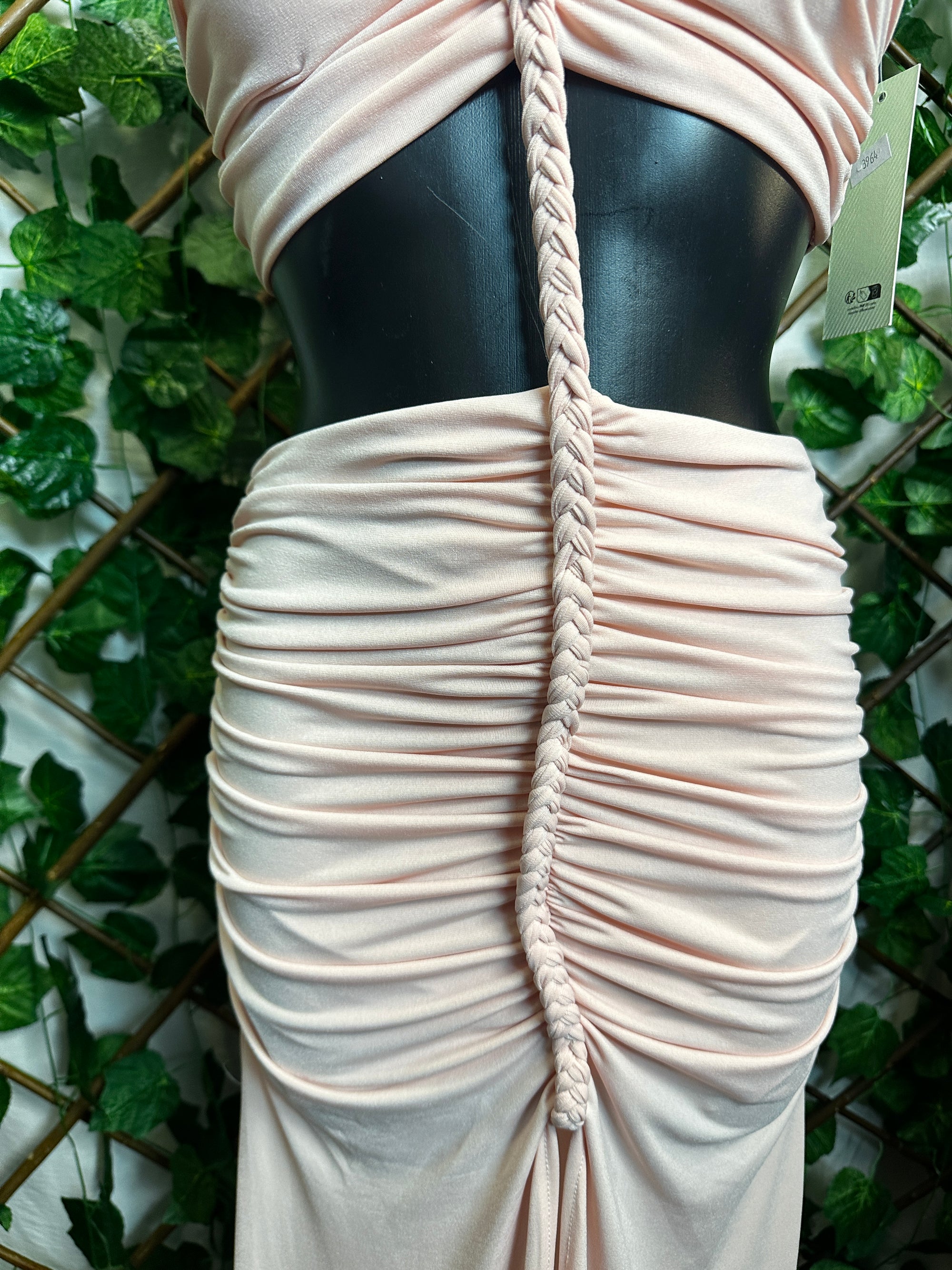 Vestito lungo con cut-out sulla vita con dettaglio corda e spacco