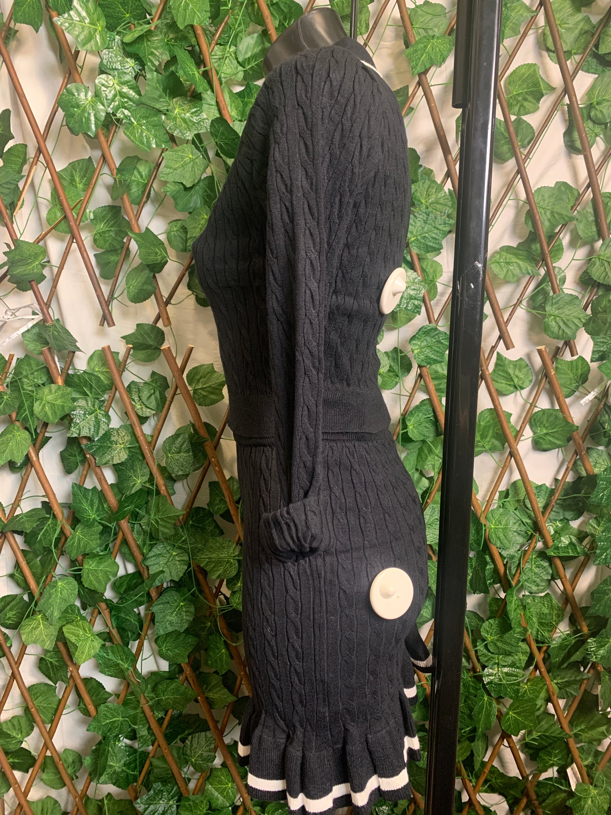 Long-sleeved suit and short skirt