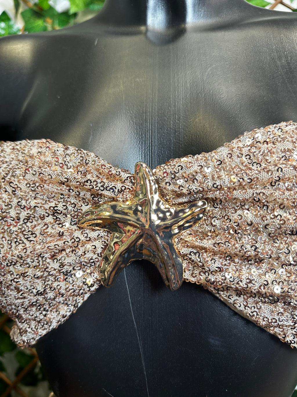 Top con stella marina dorata + gonna con pantaloncini (in paillettes) | taglia unica