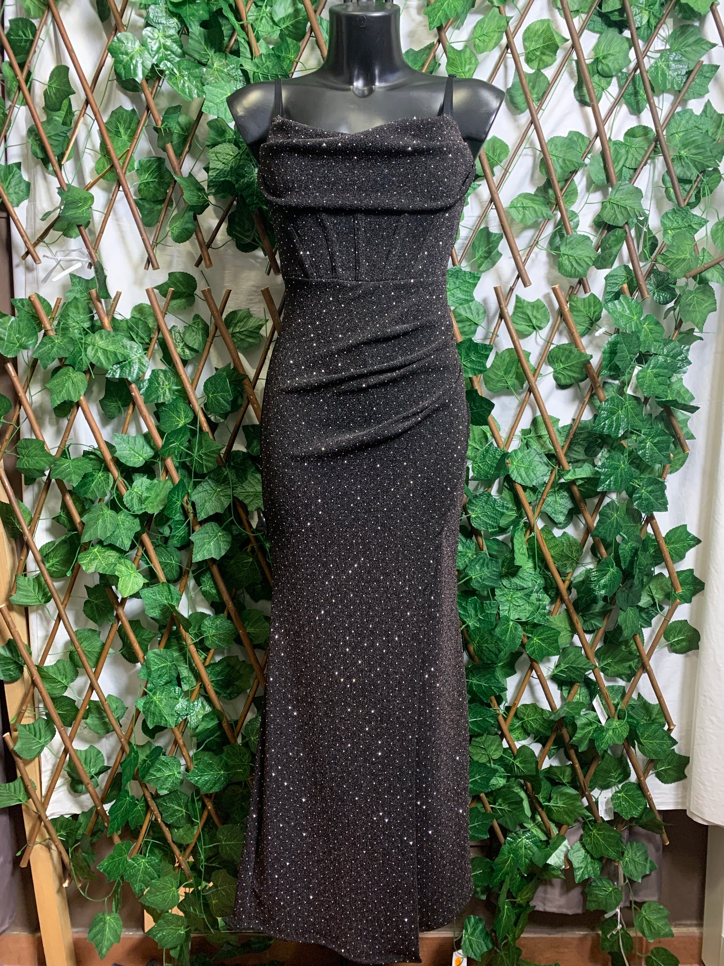 Vestito lungo elegante con brillantini