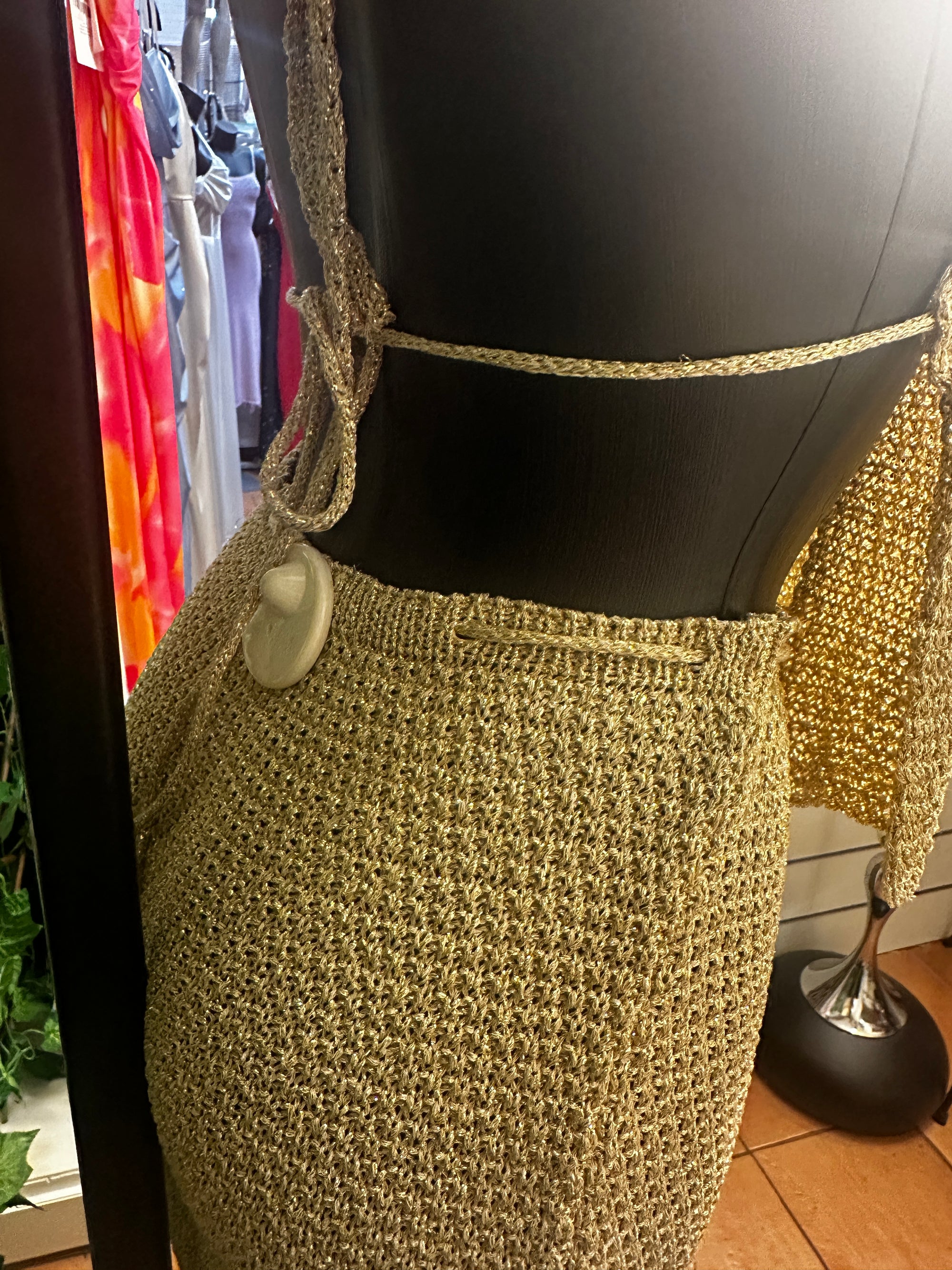 One-size-fits-all summer top and skirt set