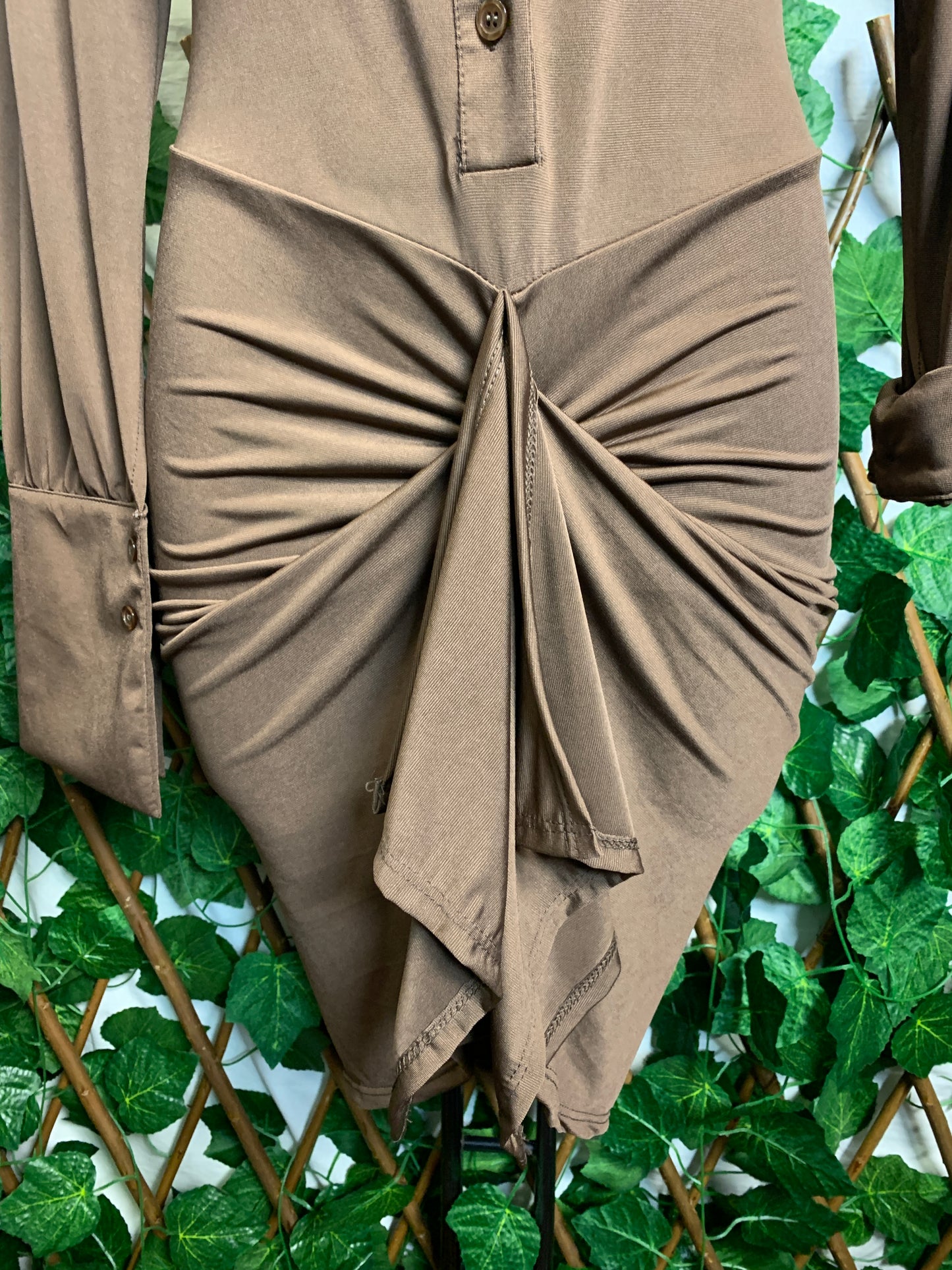 Vestito corto con manica lunga