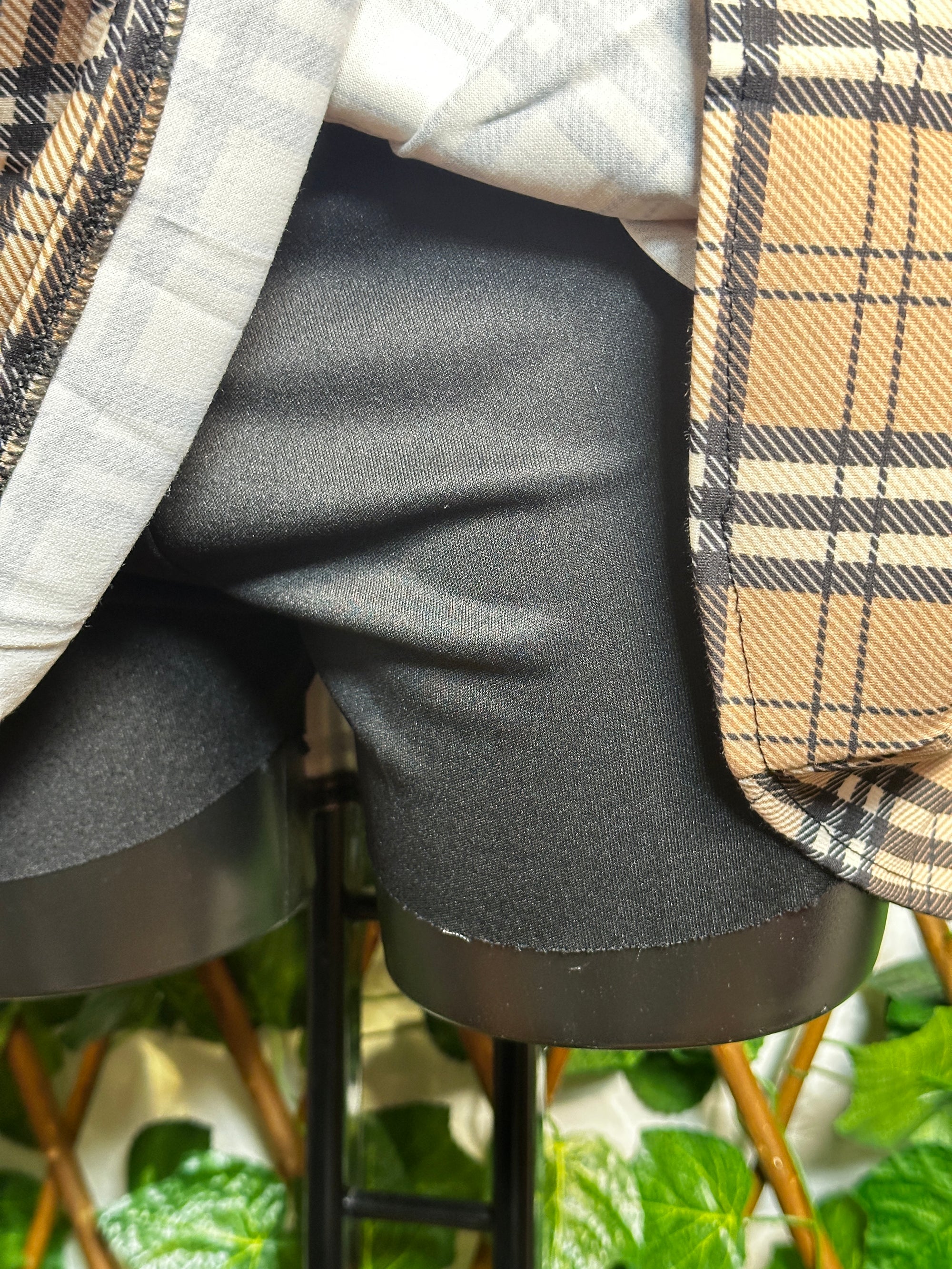 Gonna corta a quadretti con pantaloncini integrato