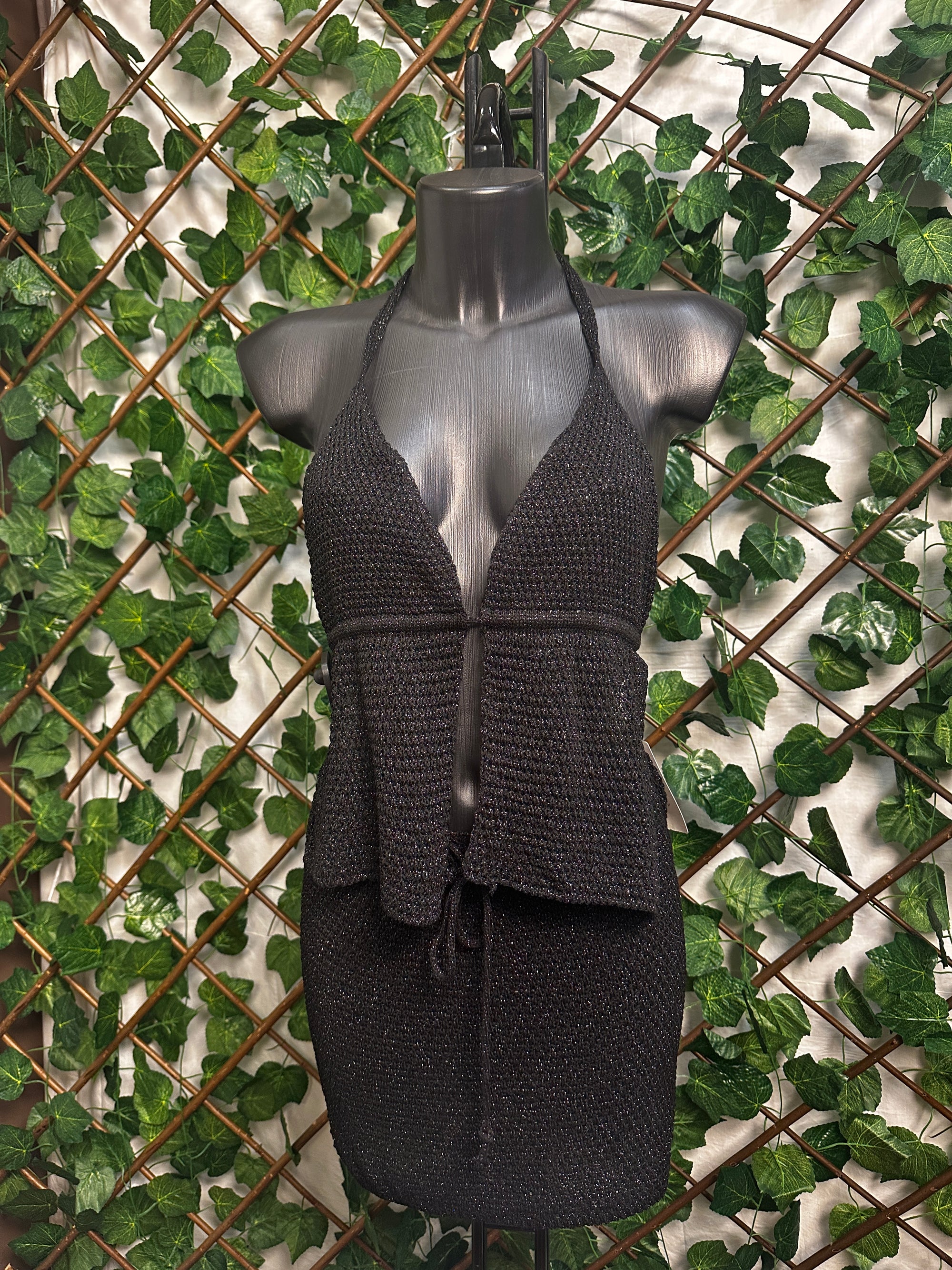 One-size-fits-all summer top and skirt set