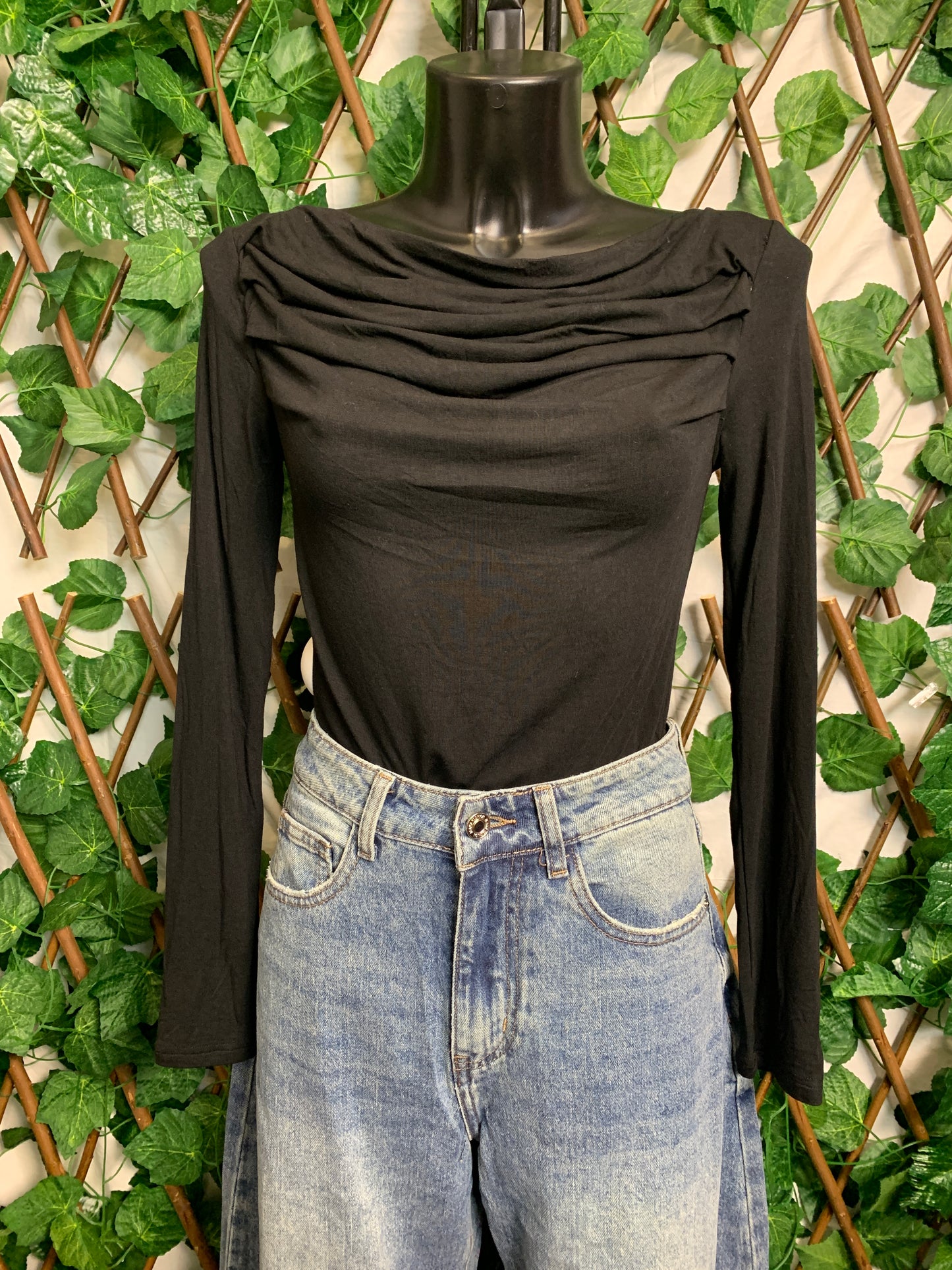 Sweater with ruffles