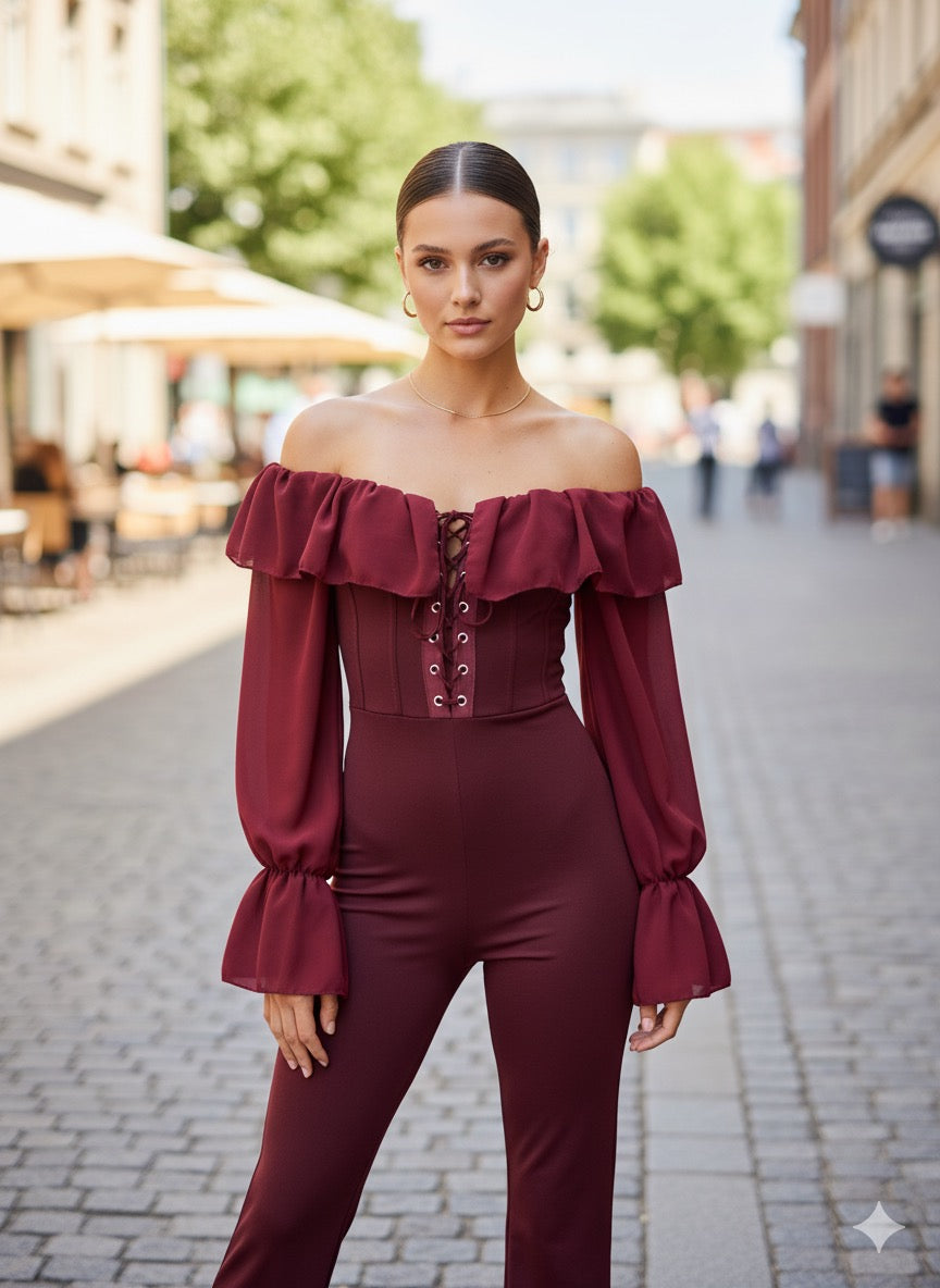 🍷 Vuoi una tuta elegante ma super femminile?

Questa tuta intera con scollatura a balze è il capo perfetto per mettere in risalto la figura con classe.
Il tessuto in poliestere ed elastan modella il corpo senza stringere, mentre la scollatura con balze dona movimento e leggerezza.
Il colore bordò intenso è perfetto per ogni stagione: sensuale, raffinato e irresistibile.