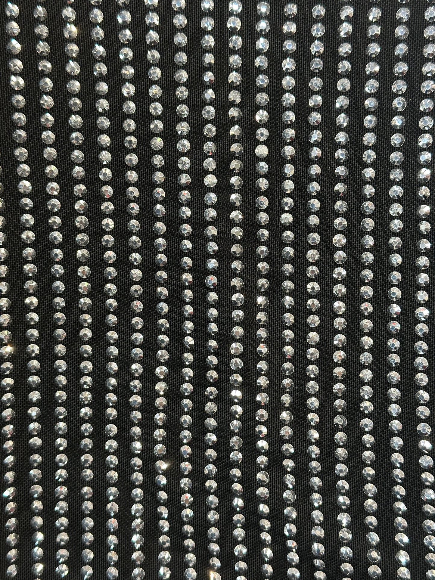 Abito lungo con strass e cut-out – LUCE IPNOTICA