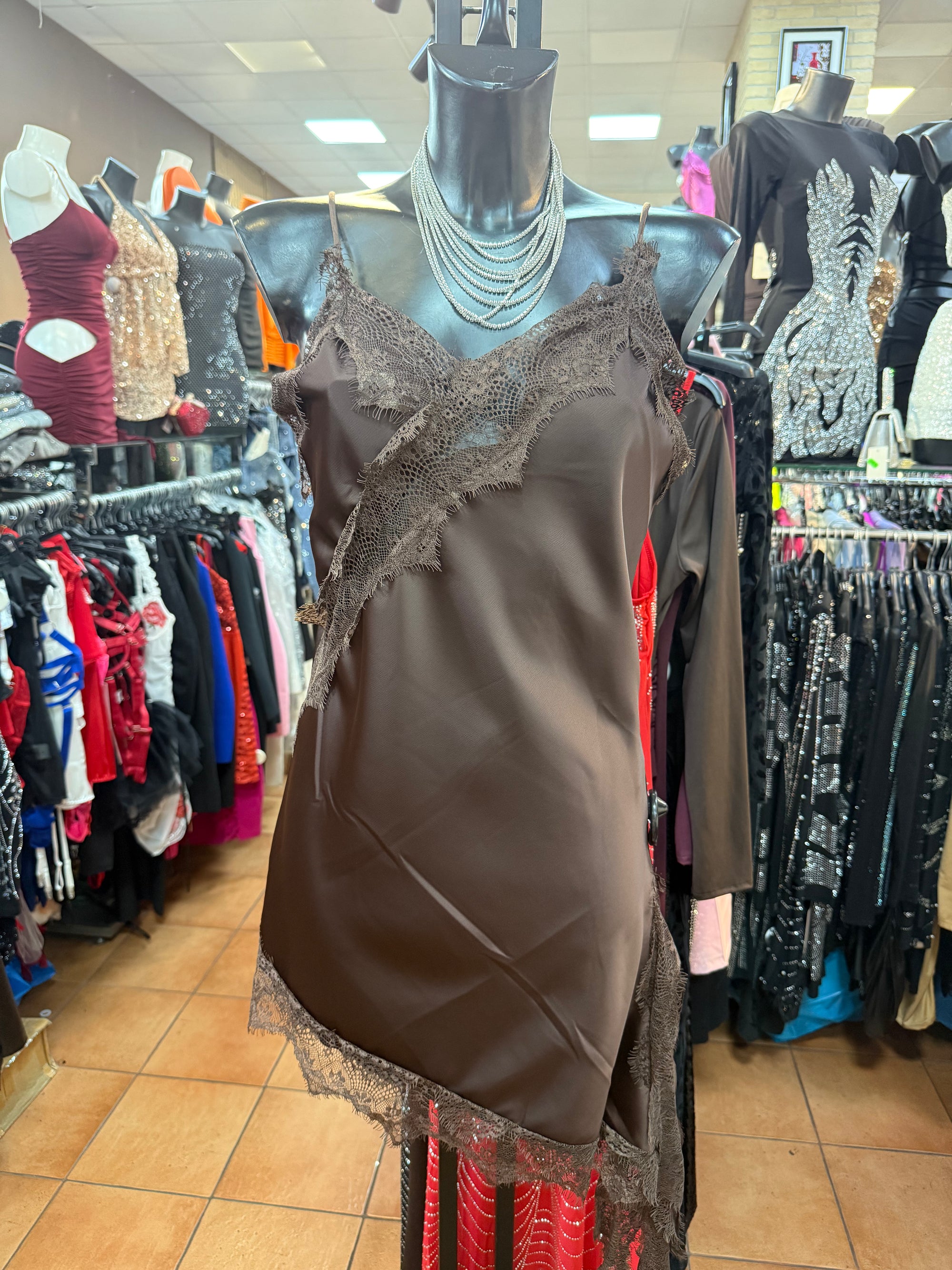 Vestito con pizzo