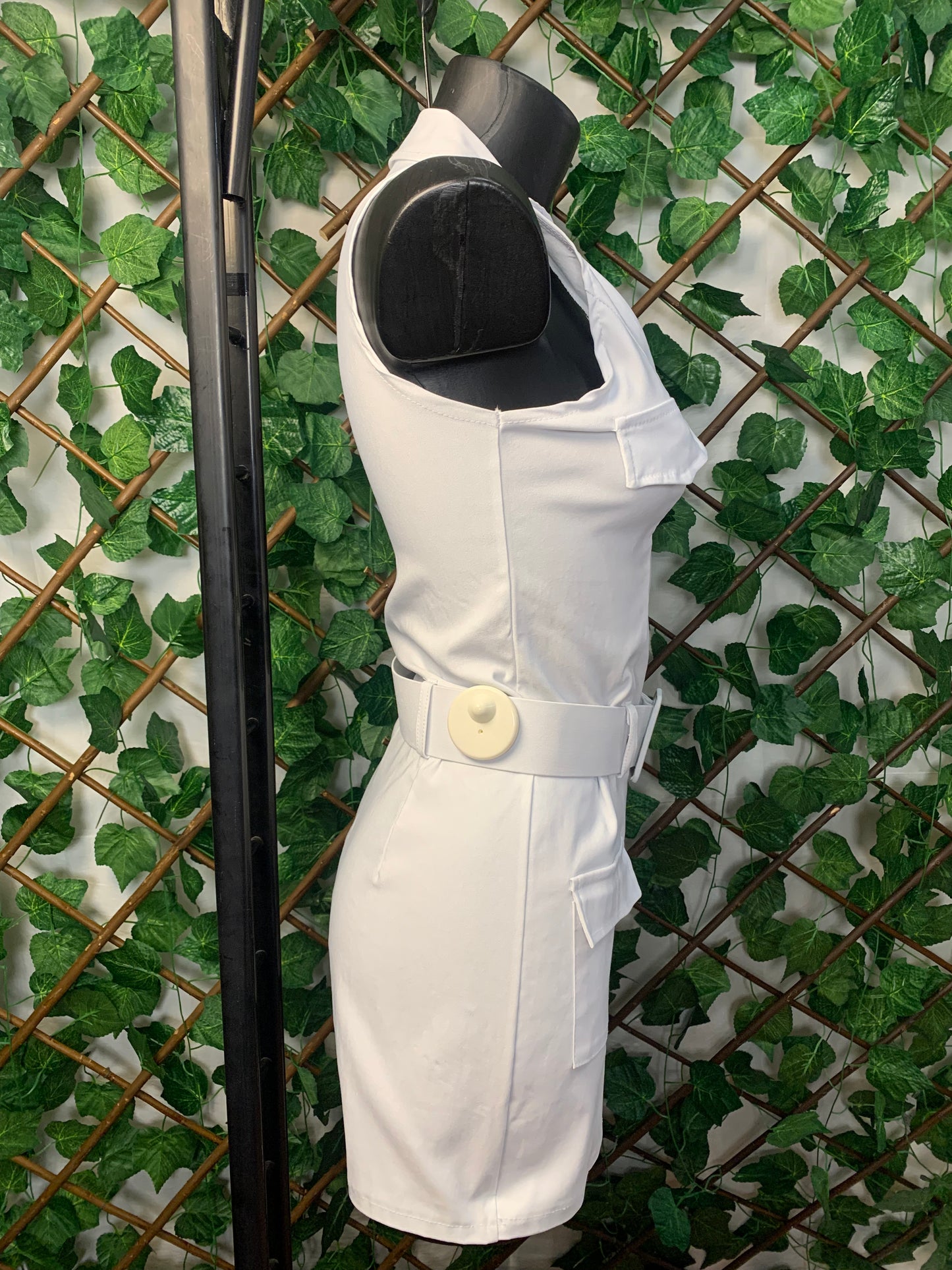 MILITARY DRESS – STREET CHIC WITH UTILITY BELT 🤍