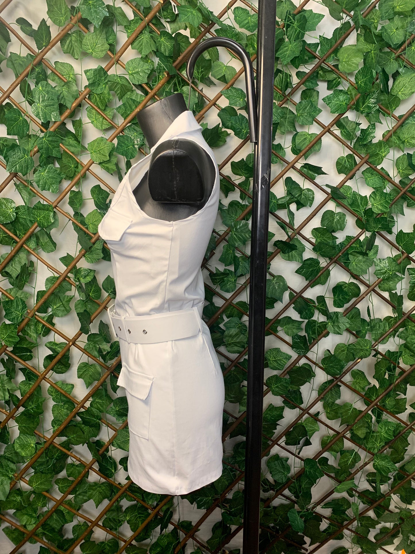 MILITARY DRESS – STREET CHIC WITH UTILITY BELT 🤍