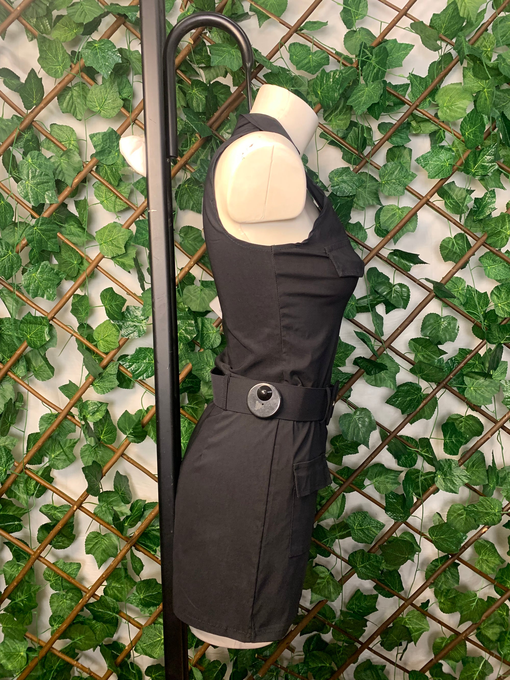 VESTITO MILITARE – STREET CHIC CON CINTURA UTILITY 🤍