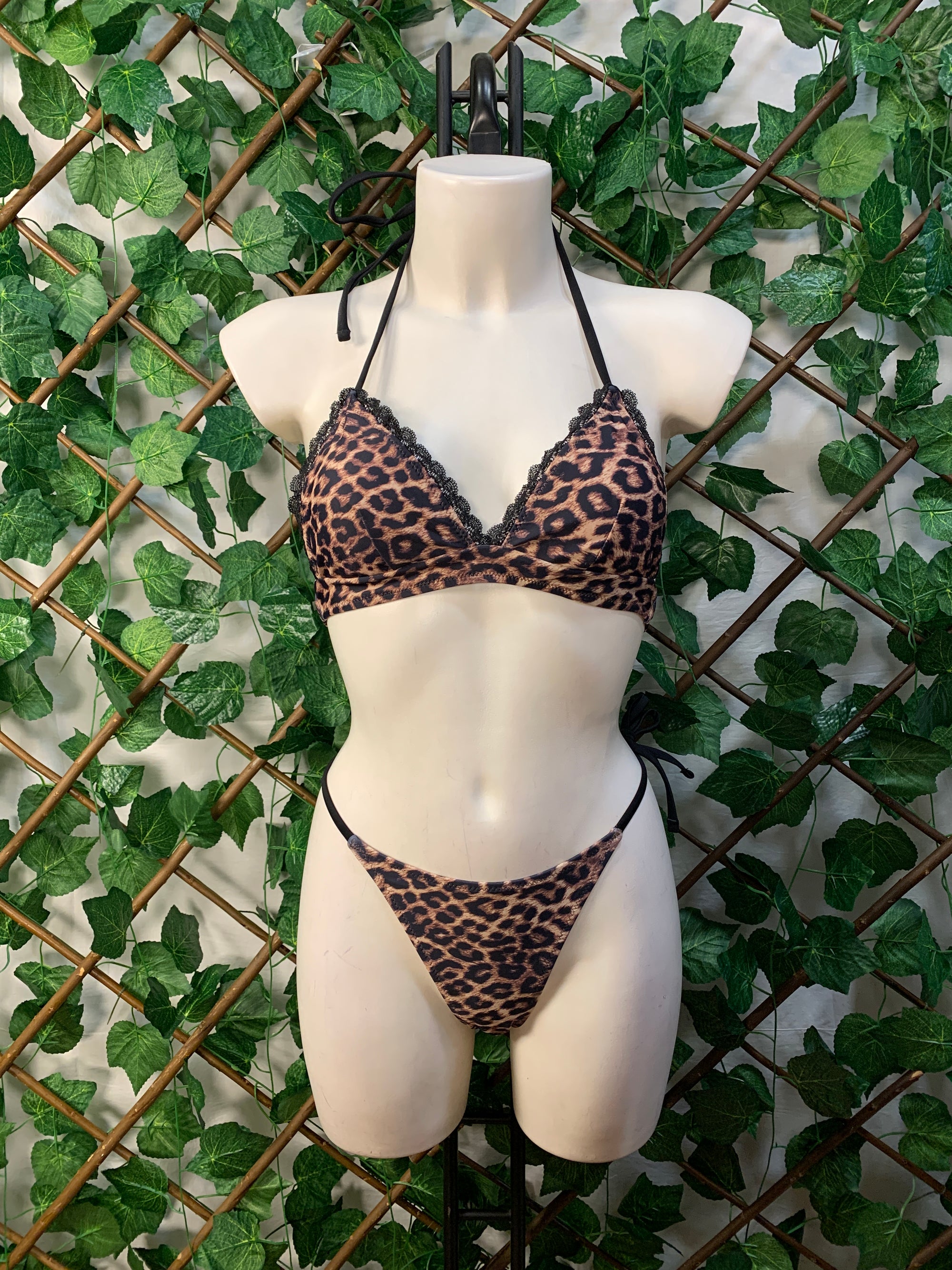 Completo leopardato per spiaggia